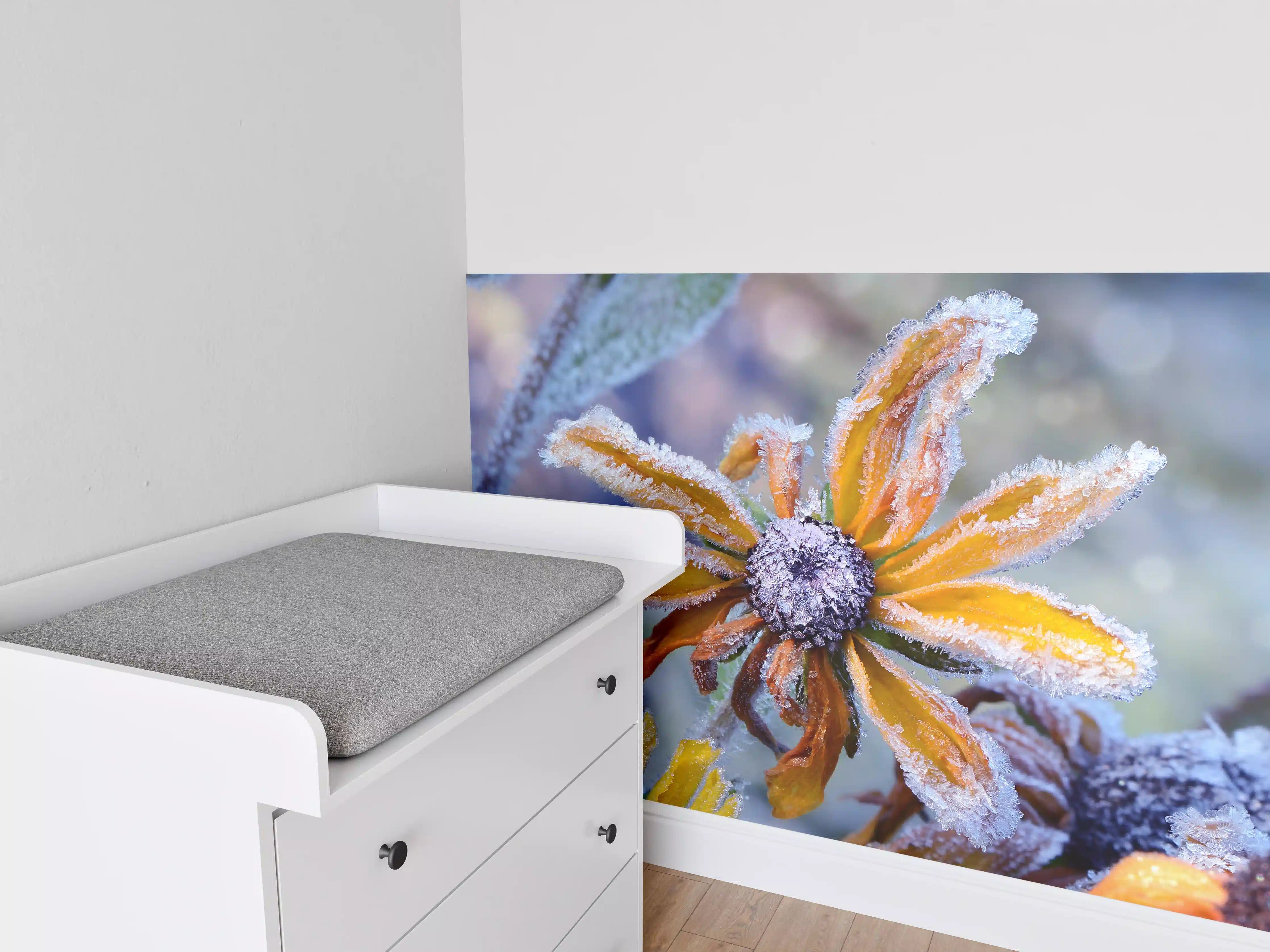 Babyzimmer Wandgestaltung - Eisblumen im Grauwinter