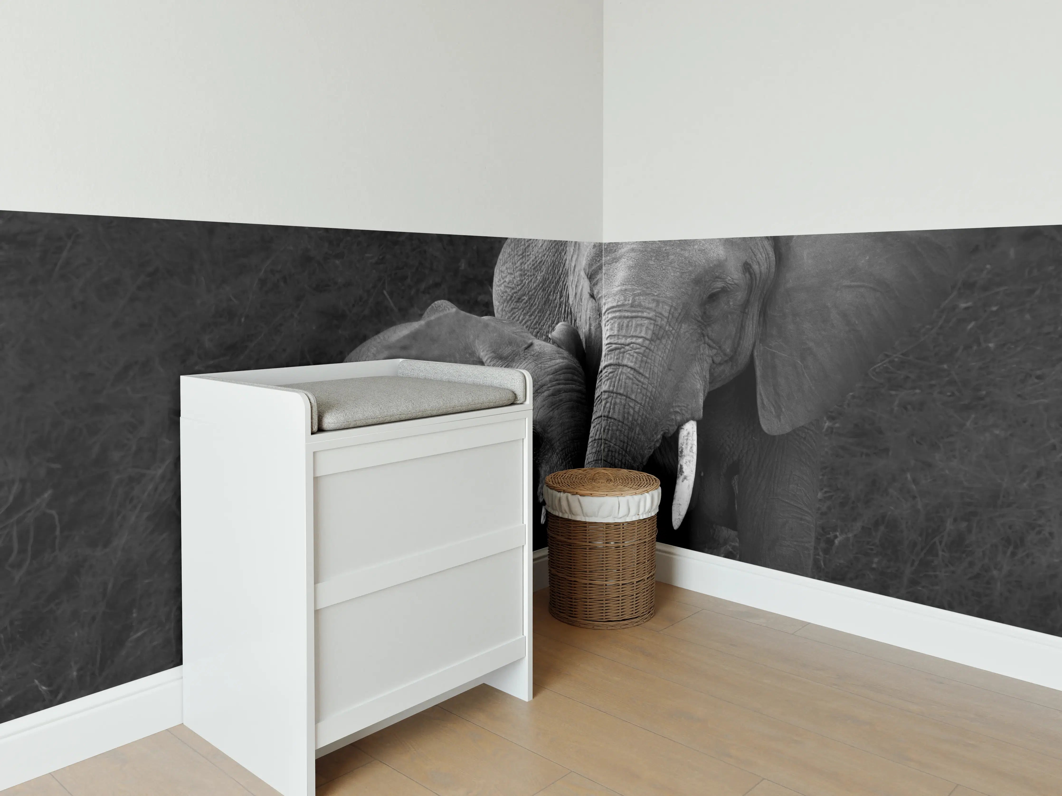 Babyzimmer Wandgestaltung - Elefanten in der Natur - schwarz-weiß