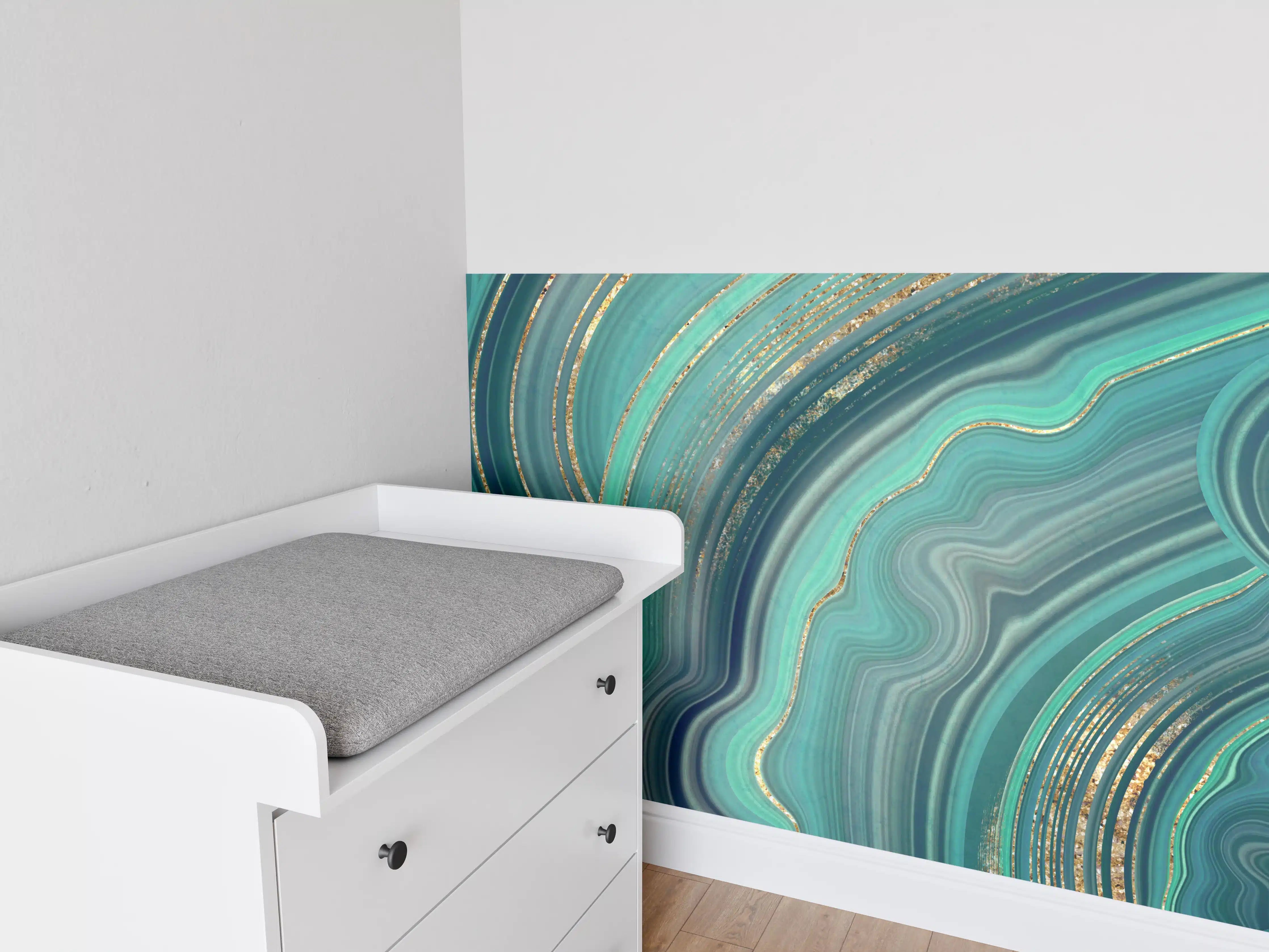 Babyzimmer Wandgestaltung - Elegante Meereswellen in Blau und Gold