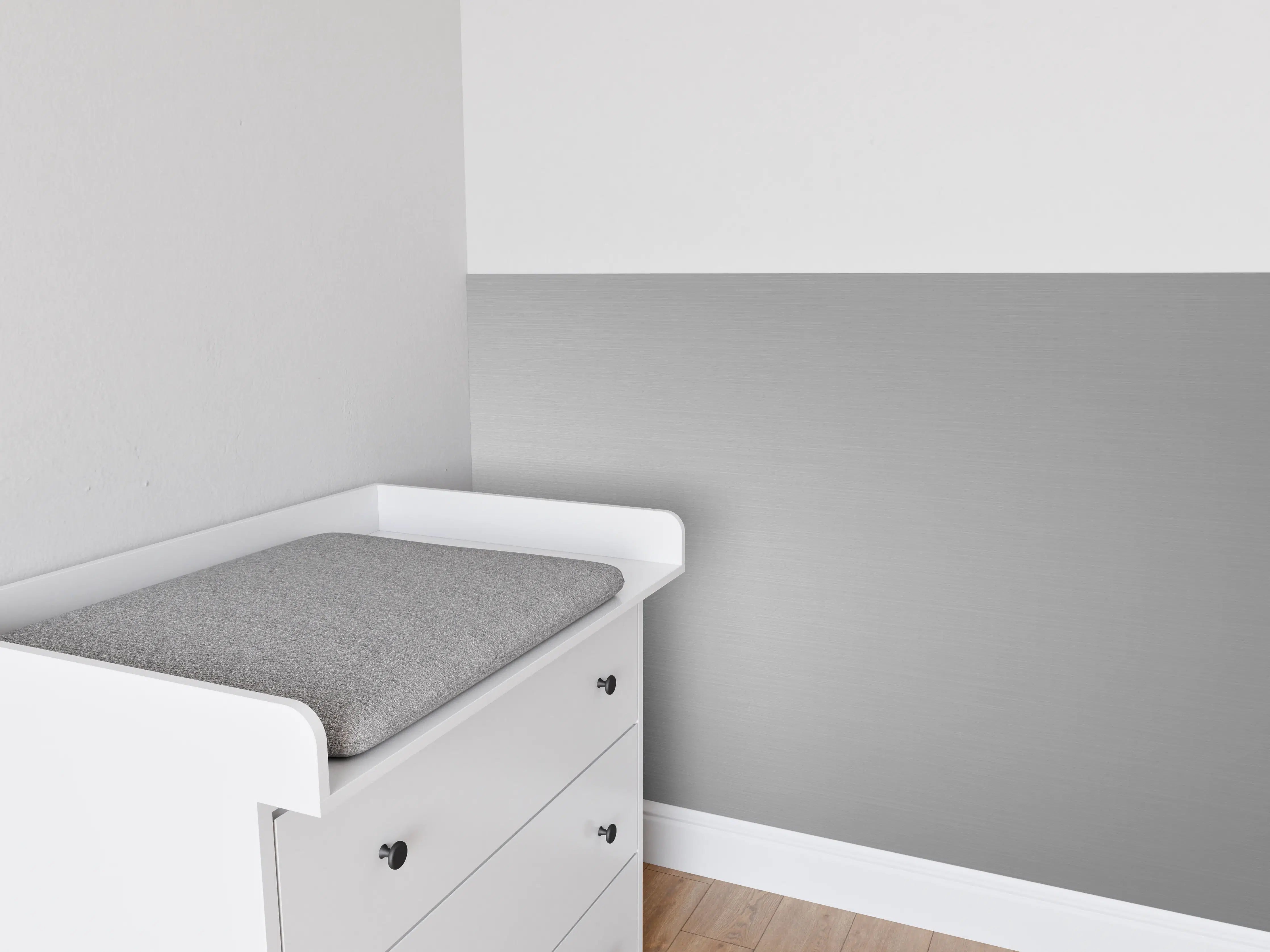 Babyzimmer Wandgestaltung - Elegante Silber-Metalltextur