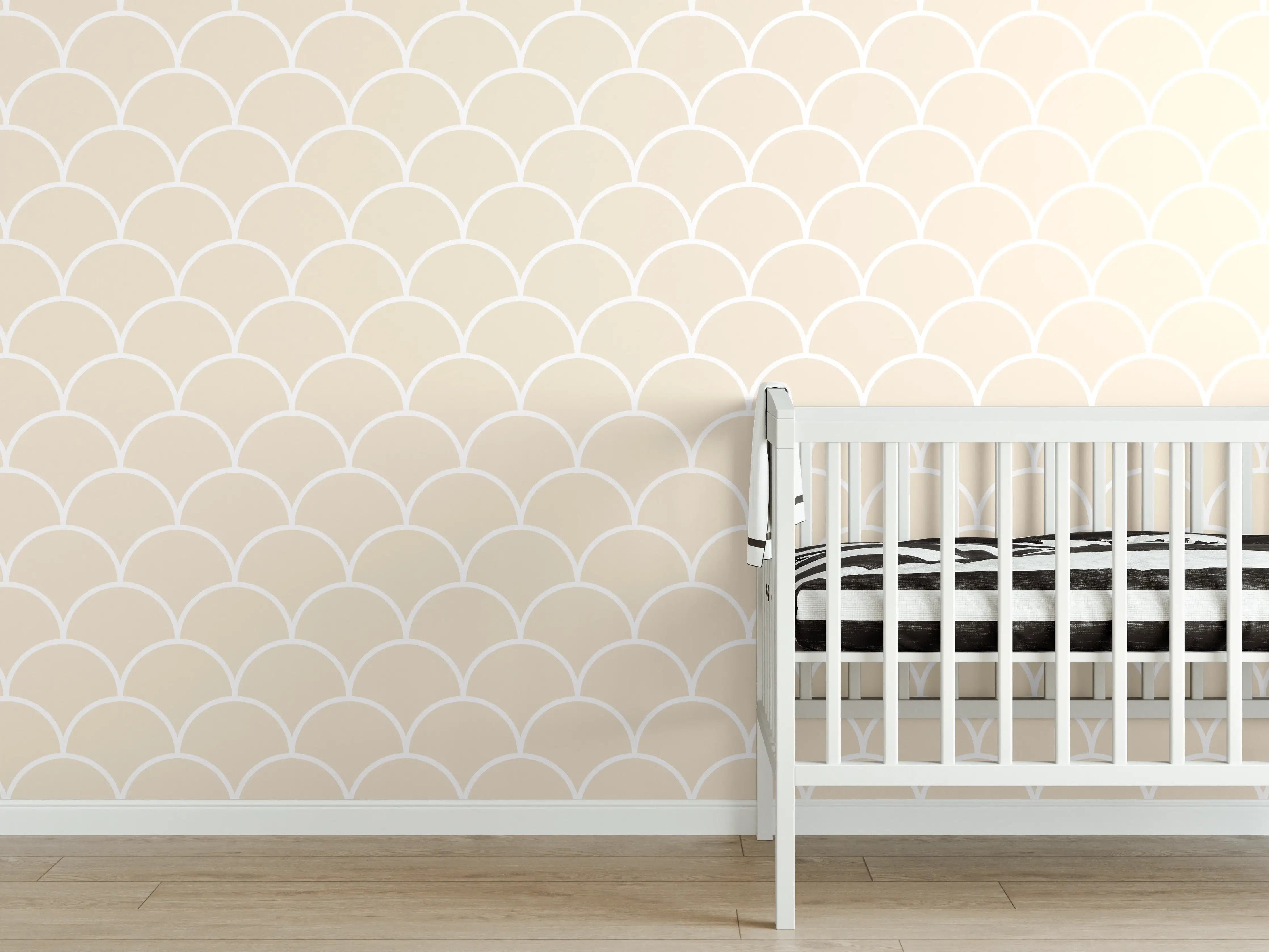 Babyzimmer Wandgestaltung - Elegante Weiß-Grau-Marmortextur mit feinen Graunuancen