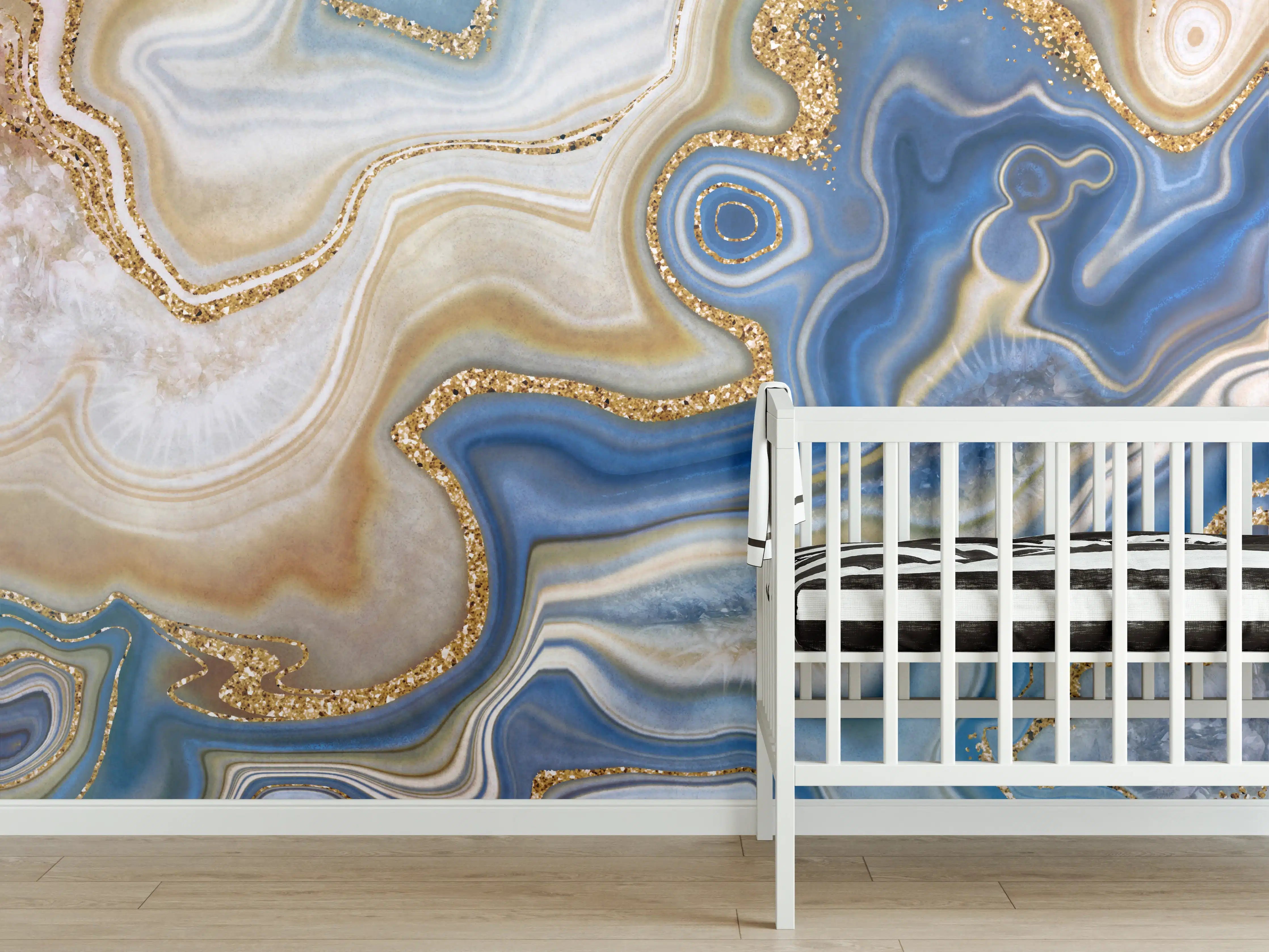 Babyzimmer Wandgestaltung - Elegante blaue und goldene Marmor-Optik
