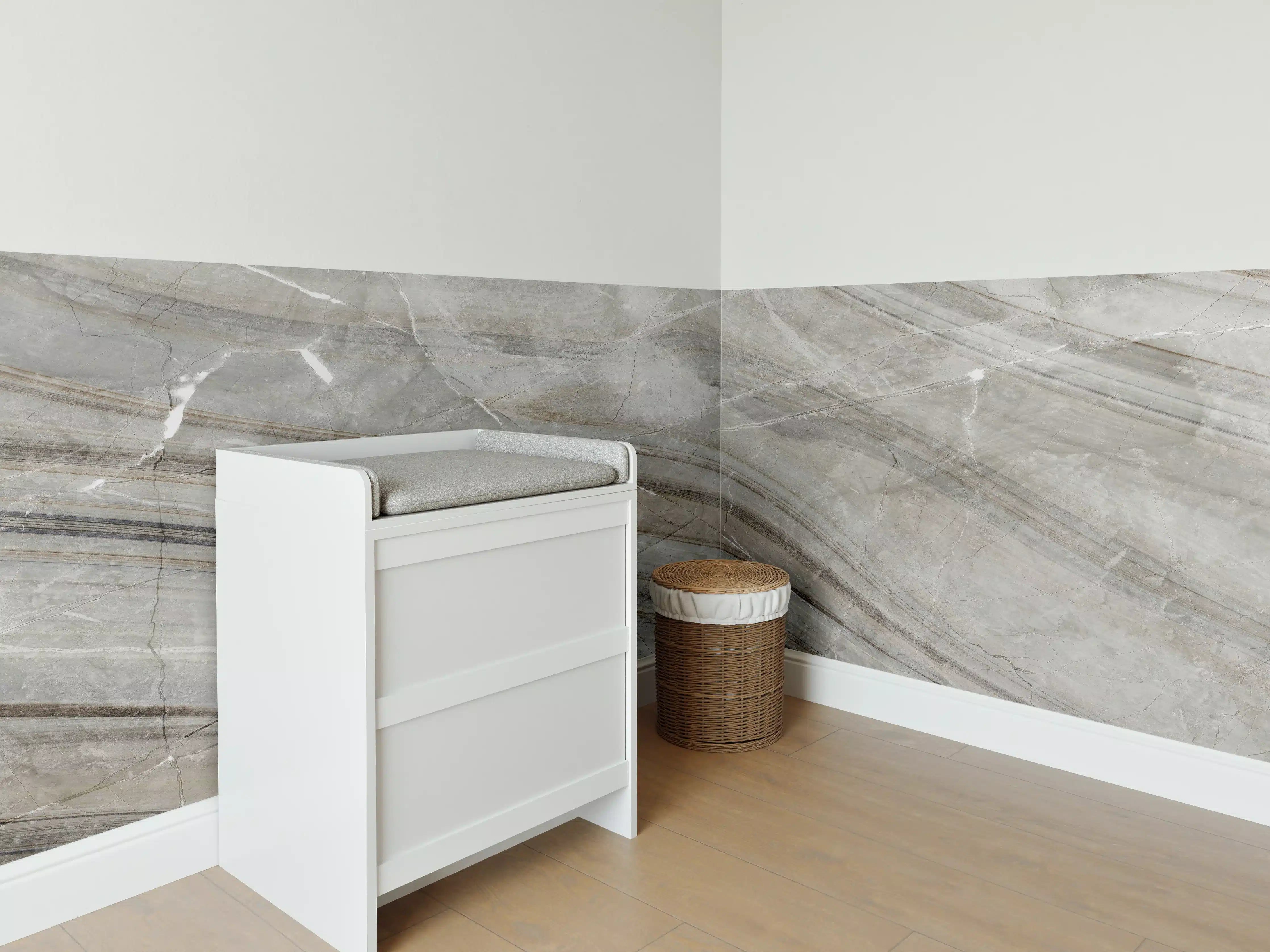 Babyzimmer Wandgestaltung - Emperador-Marmor