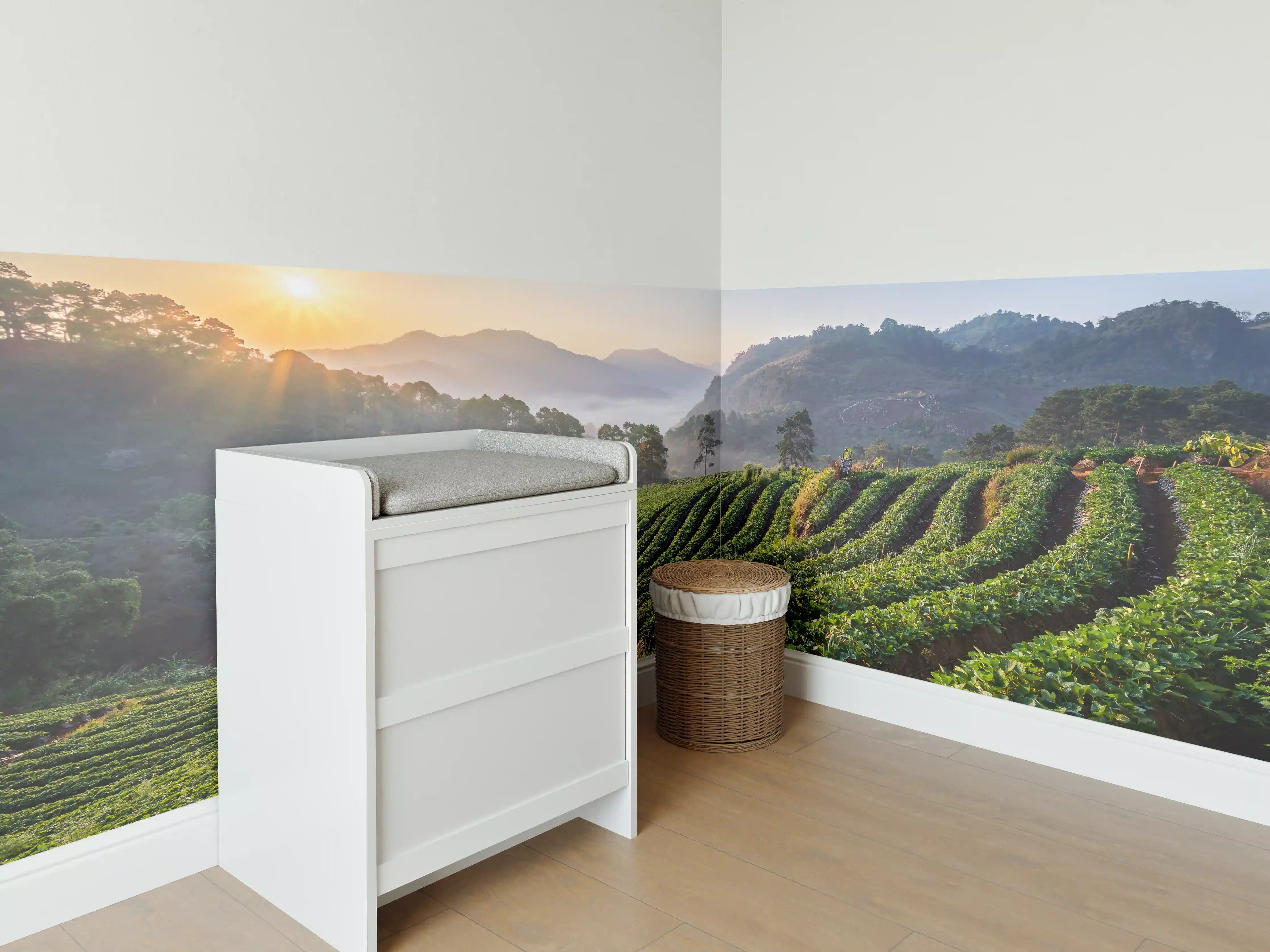 Babyzimmer Wandgestaltung - Erdbeerfeld in Chiang Mai