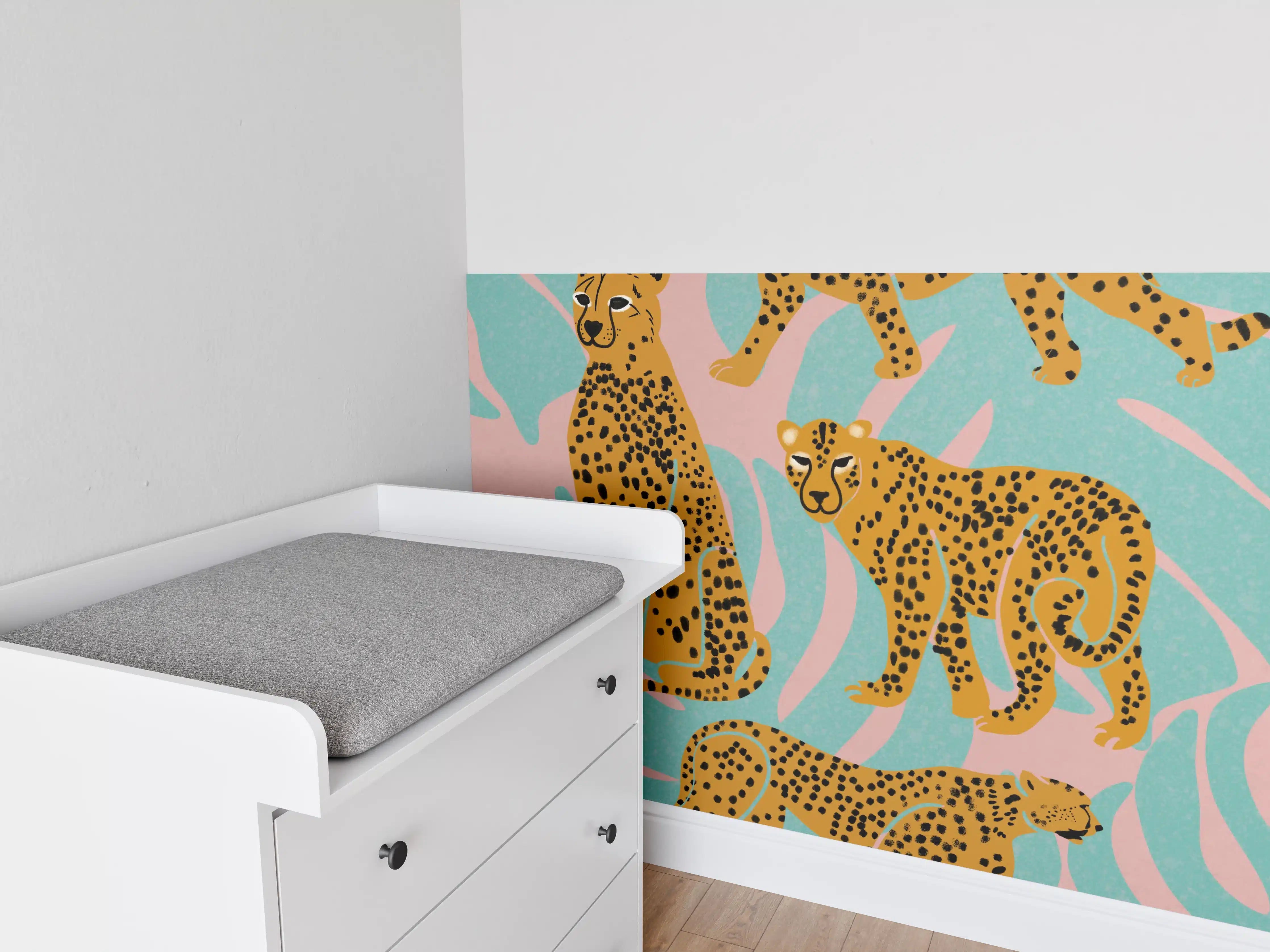 Babyzimmer Wandgestaltung - Exotische Leoparden im Dschungel