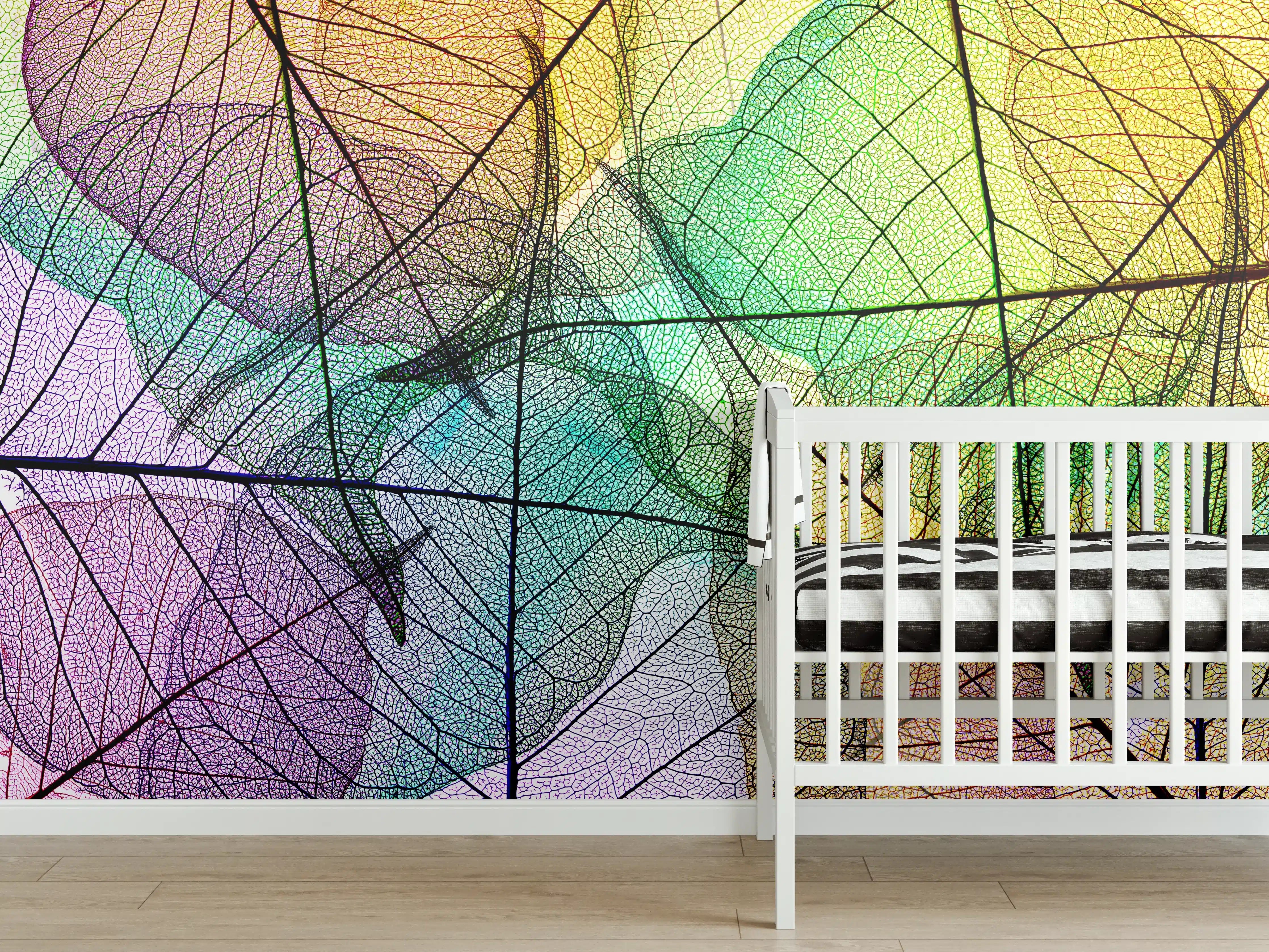Babyzimmer Wandgestaltung - Farbenfrohe Laubtextur auf Weiß