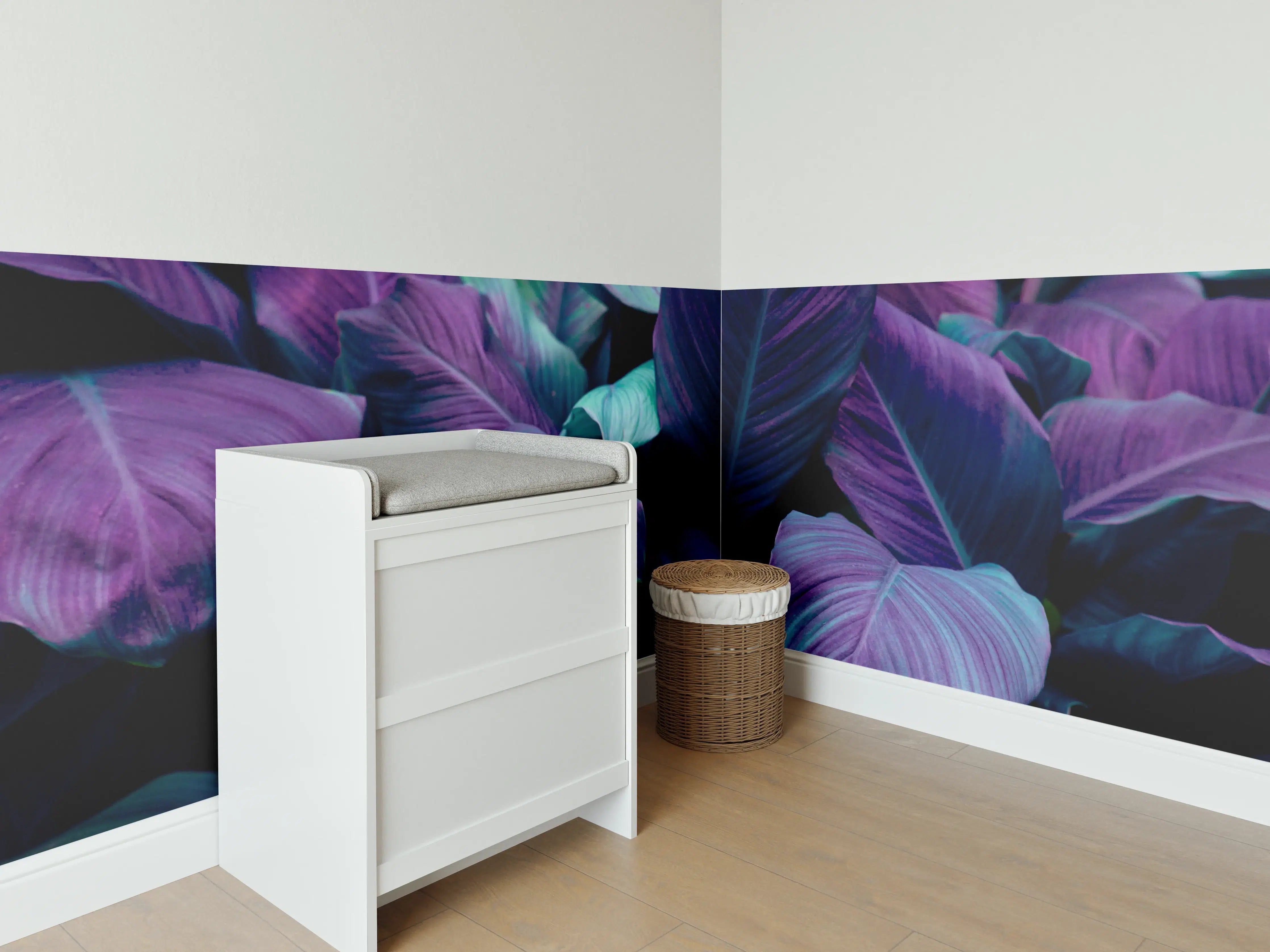 Babyzimmer Wandgestaltung - Farbintensive Tropenblatt-Textur