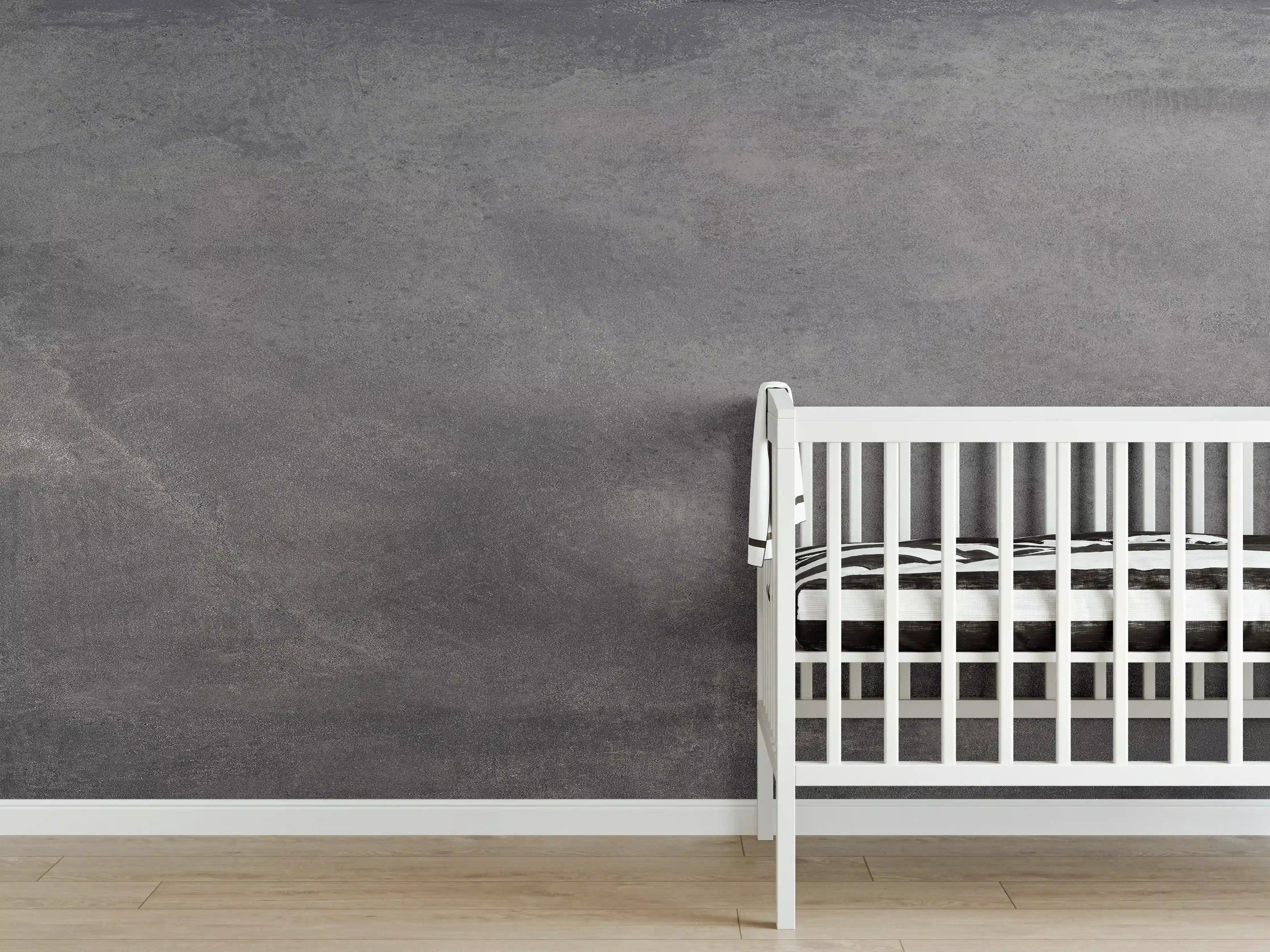 Babyzimmer Wandgestaltung - Feine dunkle Betonwand
