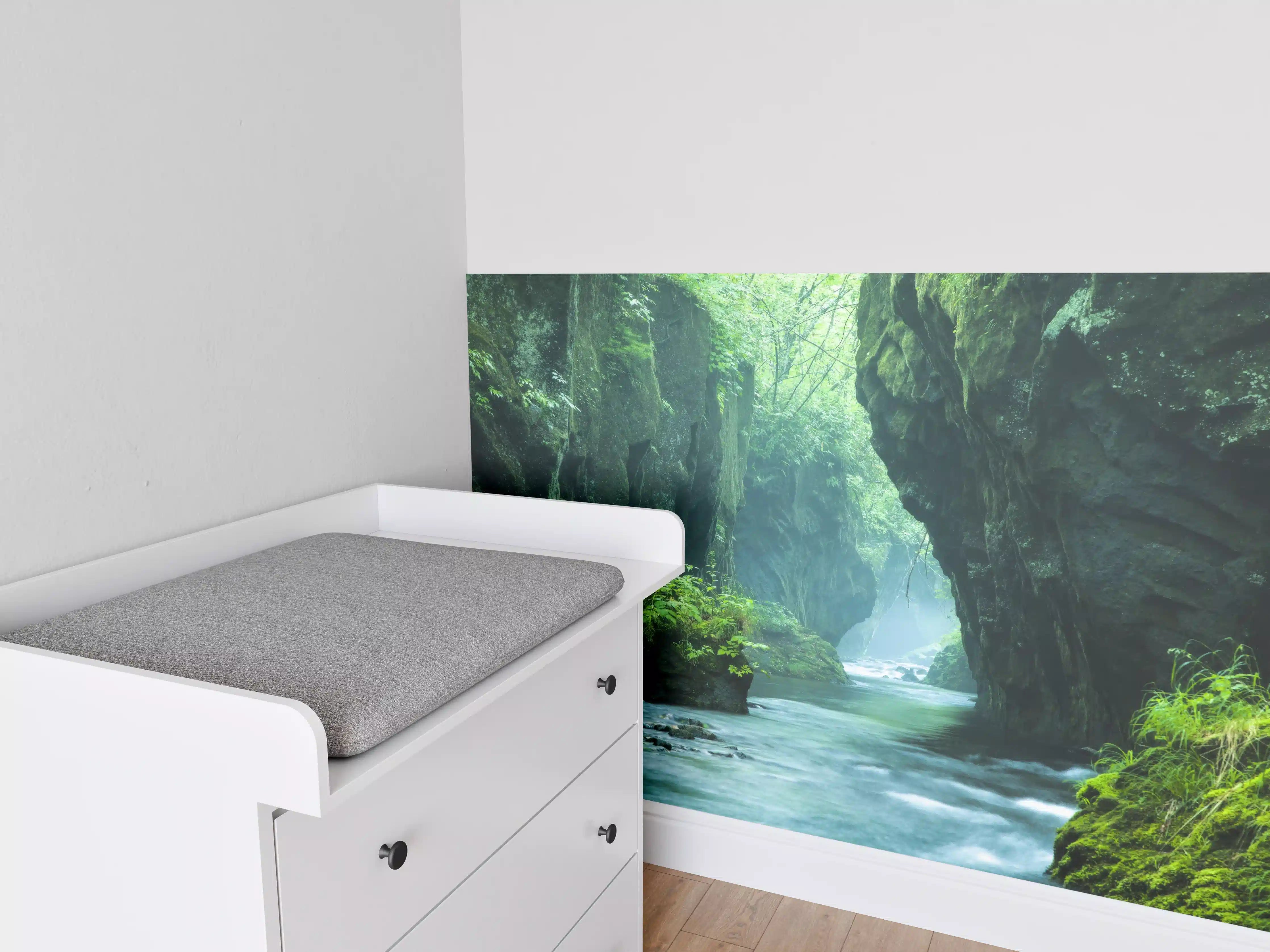 Babyzimmer Wandgestaltung - Felsschlucht im Dschungel Hokkaidos