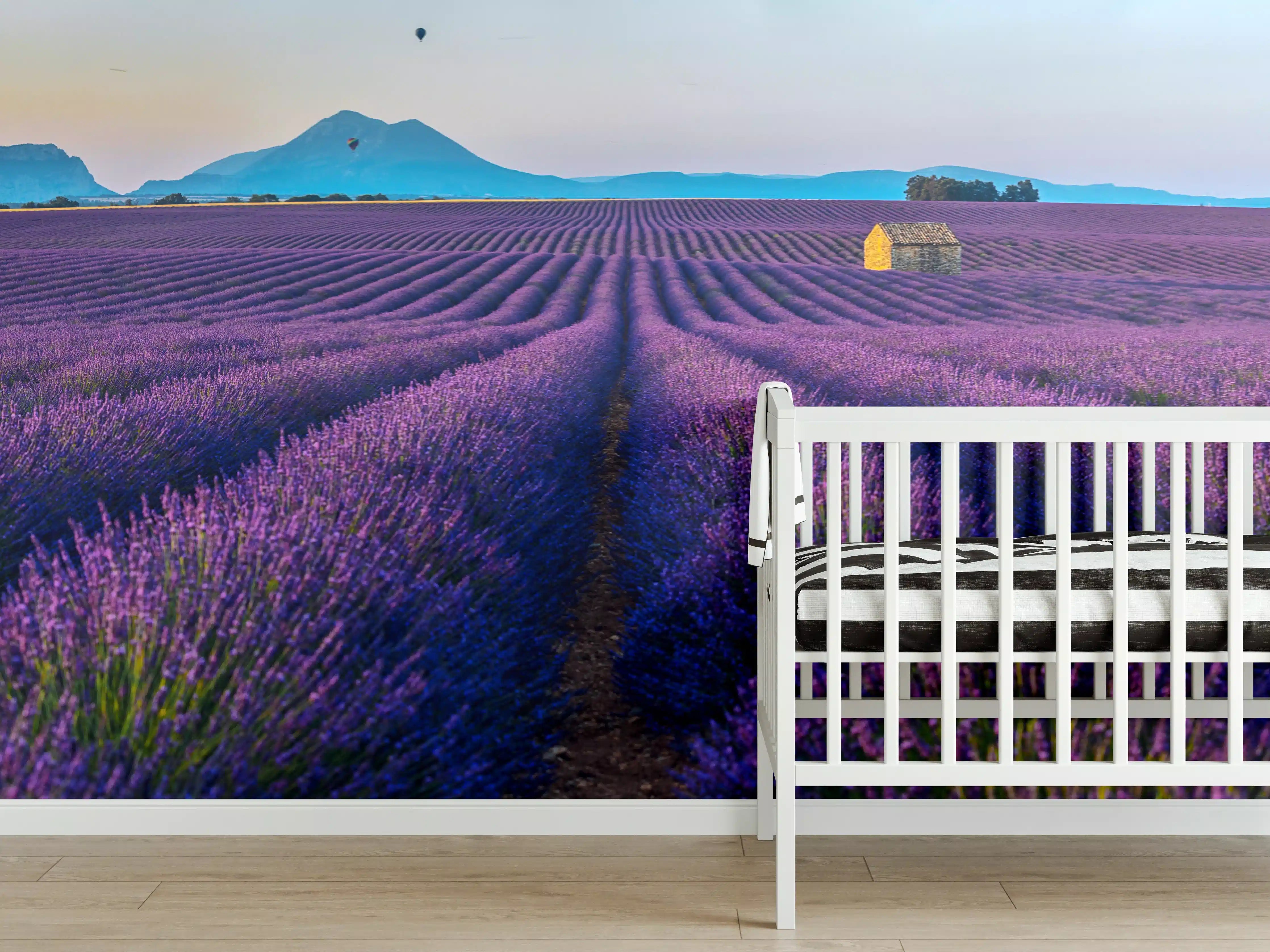 Babyzimmer Wandgestaltung - Französische Lavendelfelder
