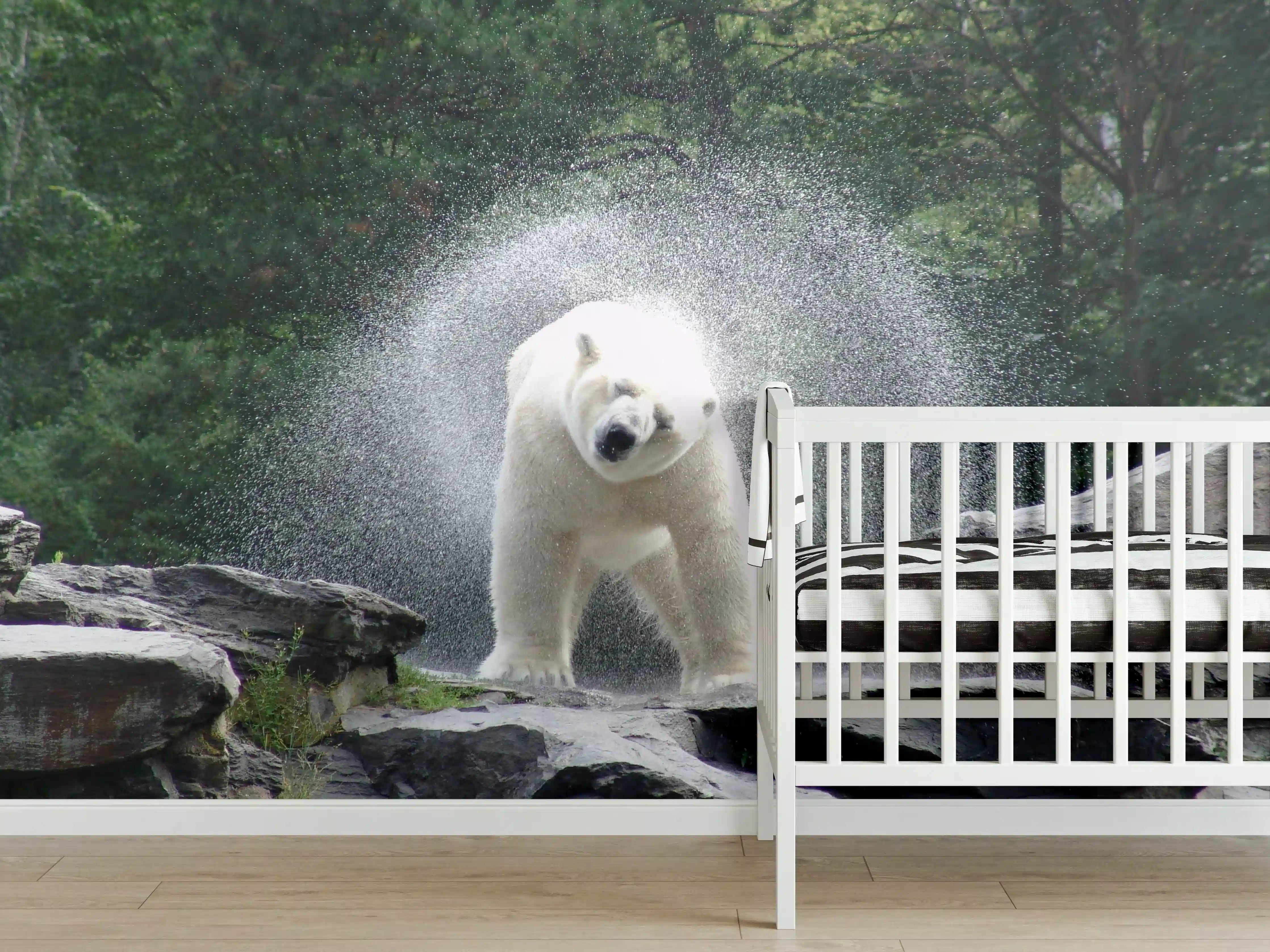 Babyzimmer Wandgestaltung - Frecher Bär im Wasser