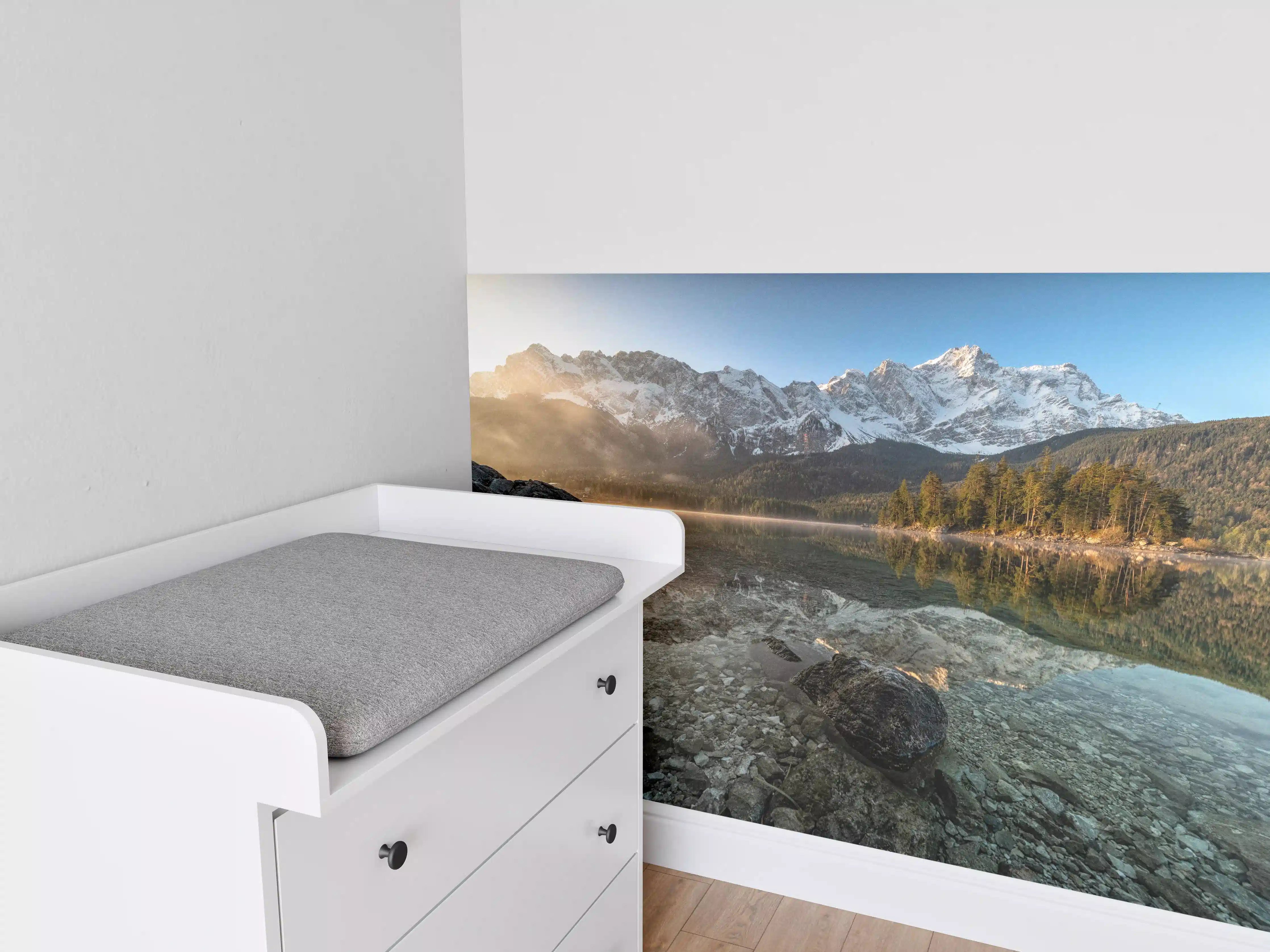 Babyzimmer Wandgestaltung - Friedliche Aussicht auf den Eibsee - Bayern