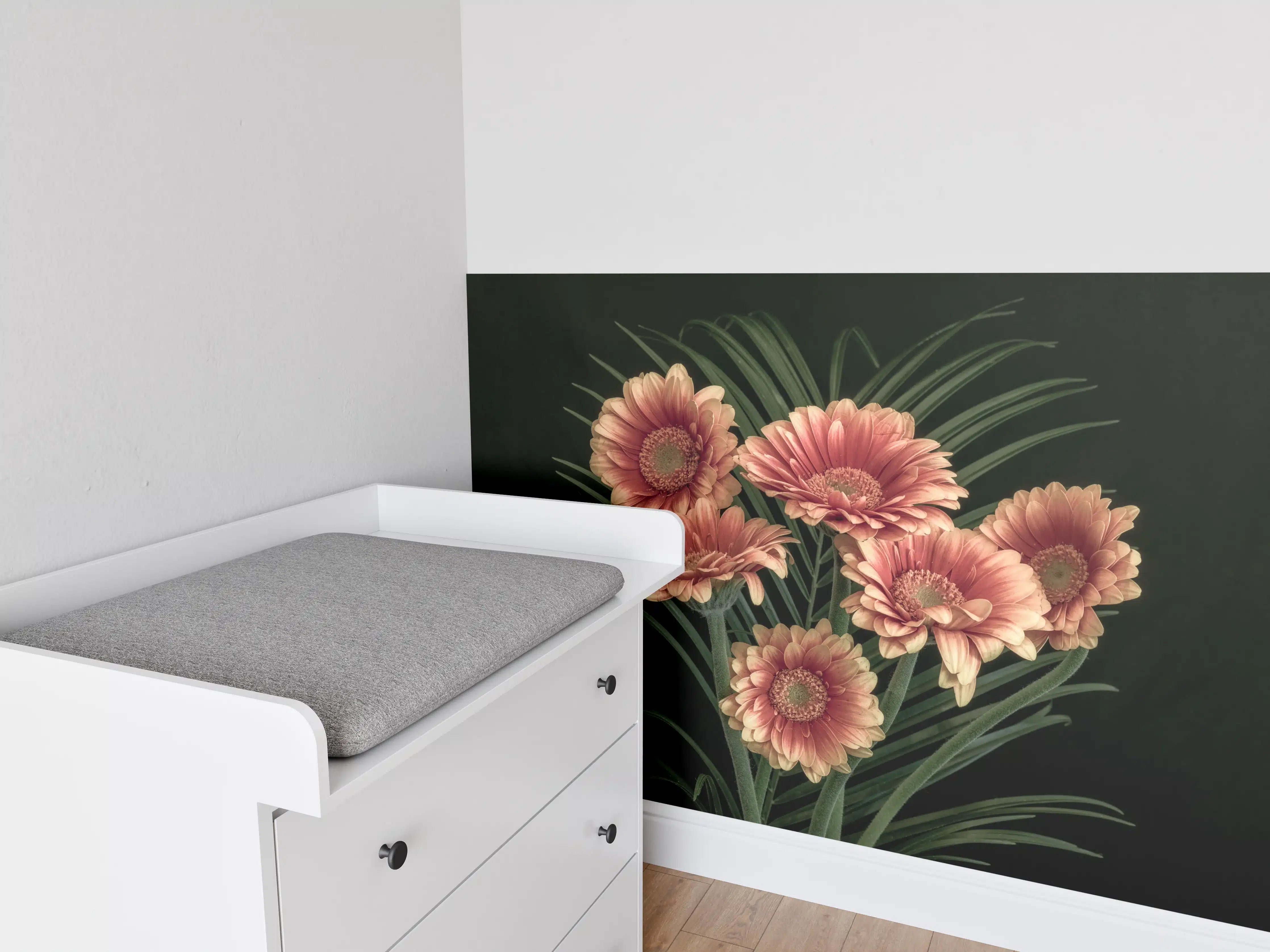 Babyzimmer Wandgestaltung - Frischer Blumenstrauß Stillleben