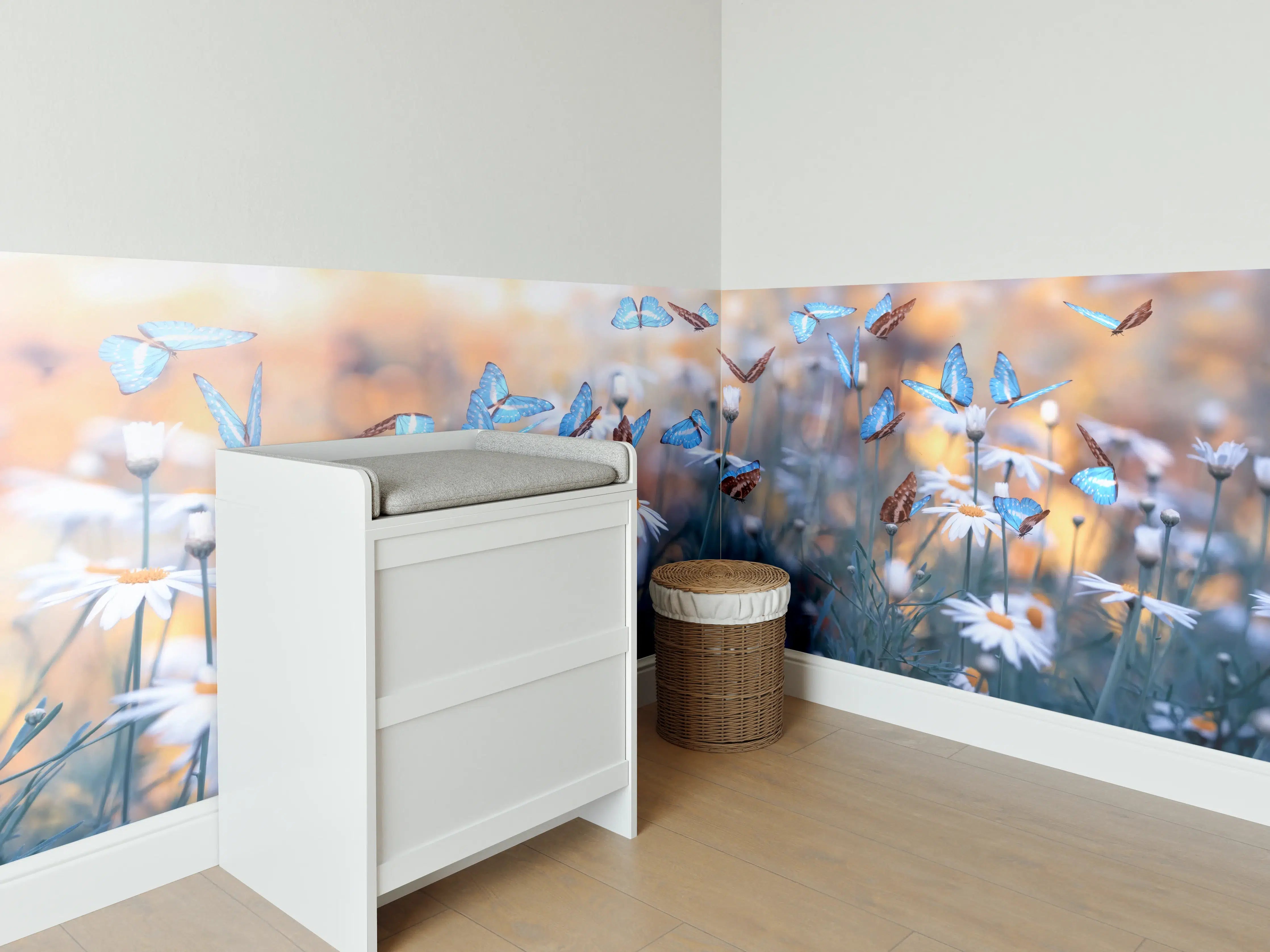 Babyzimmer Wandgestaltung - Frühling Naturlandschaft mit wilden Blumen