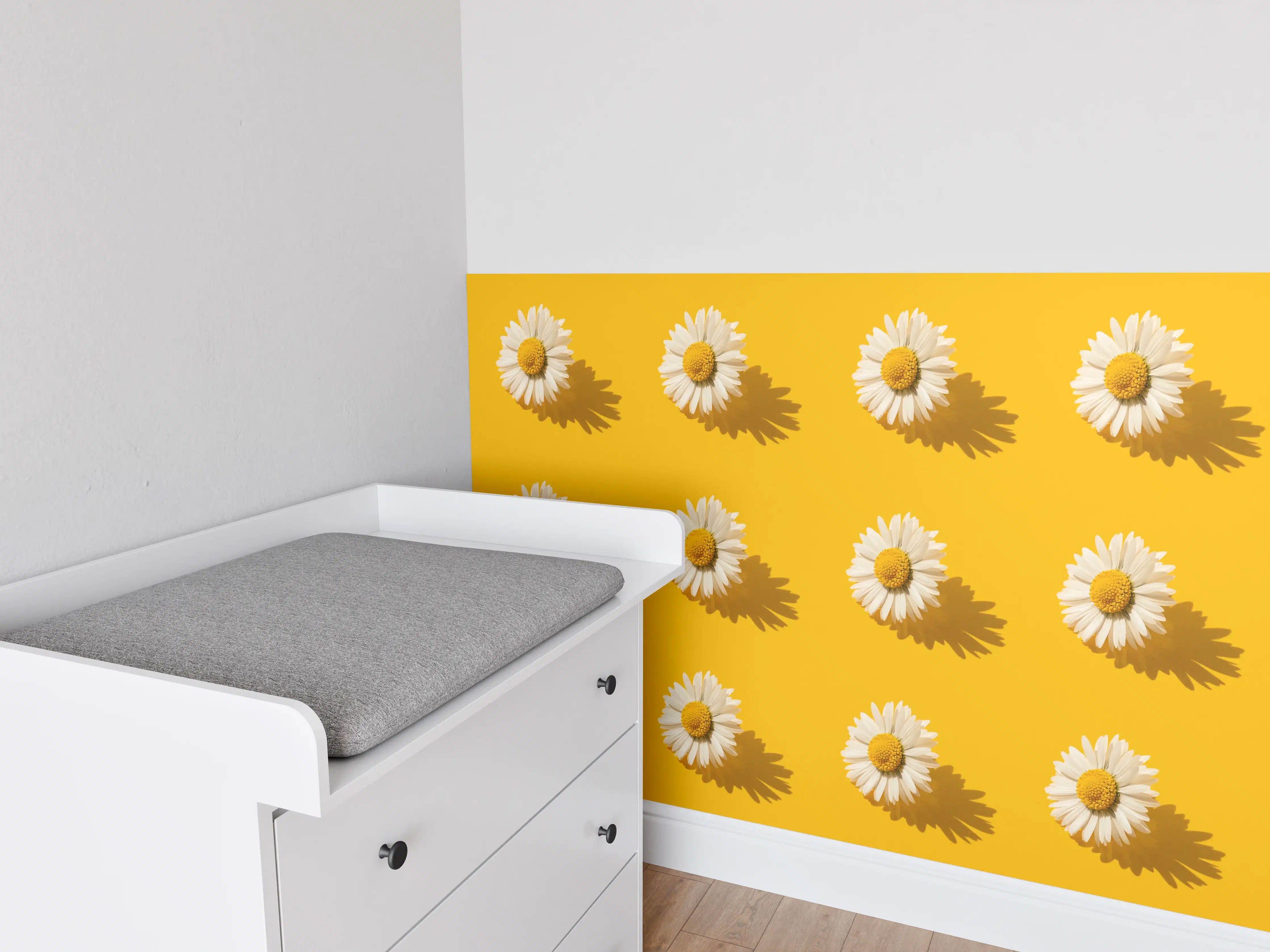 Babyzimmer Wandgestaltung - Gänseblümchen Muster auf gelbem Hintergrund