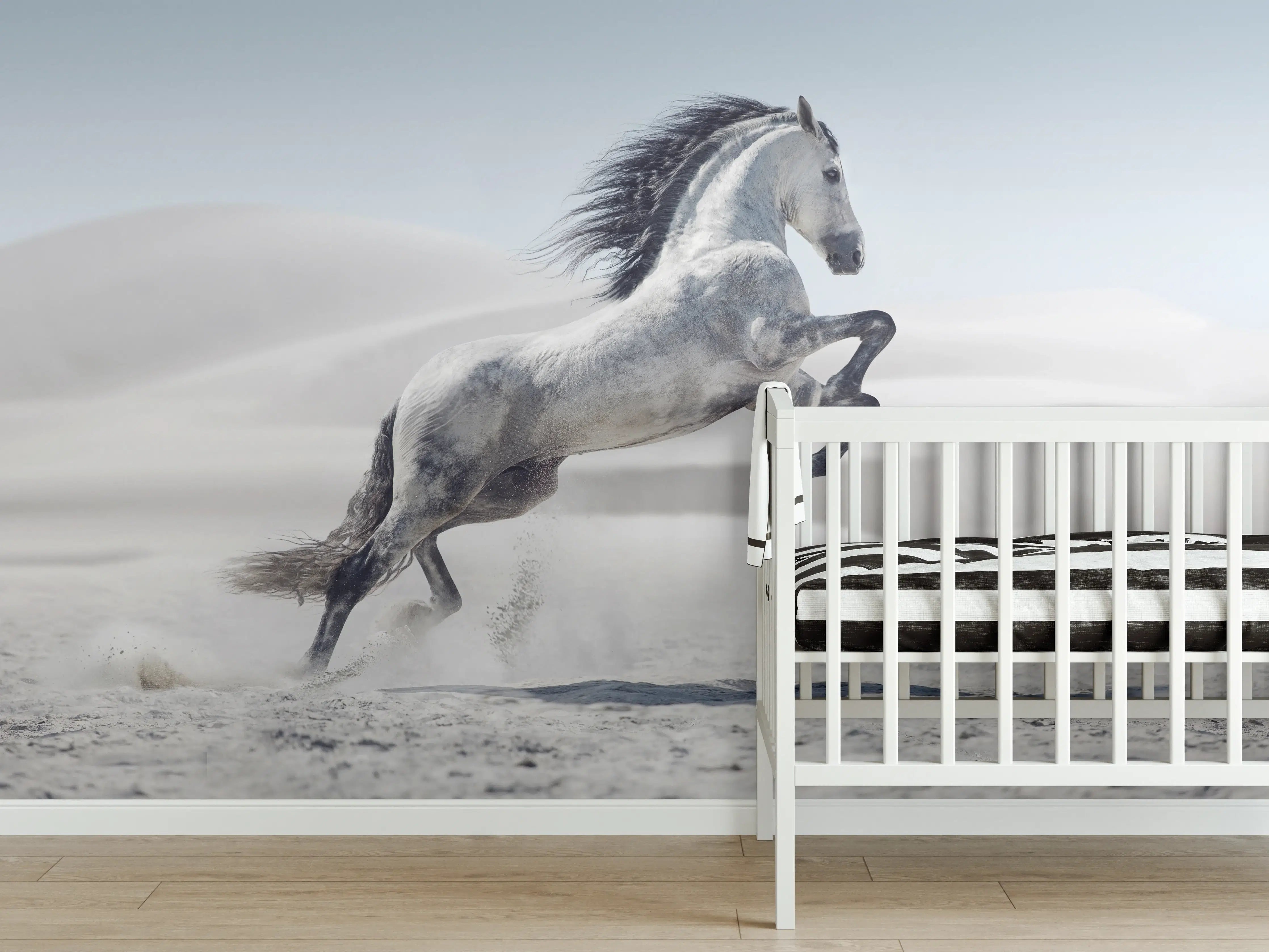 Babyzimmer Wandgestaltung - Galoppierendes weißes Pferd