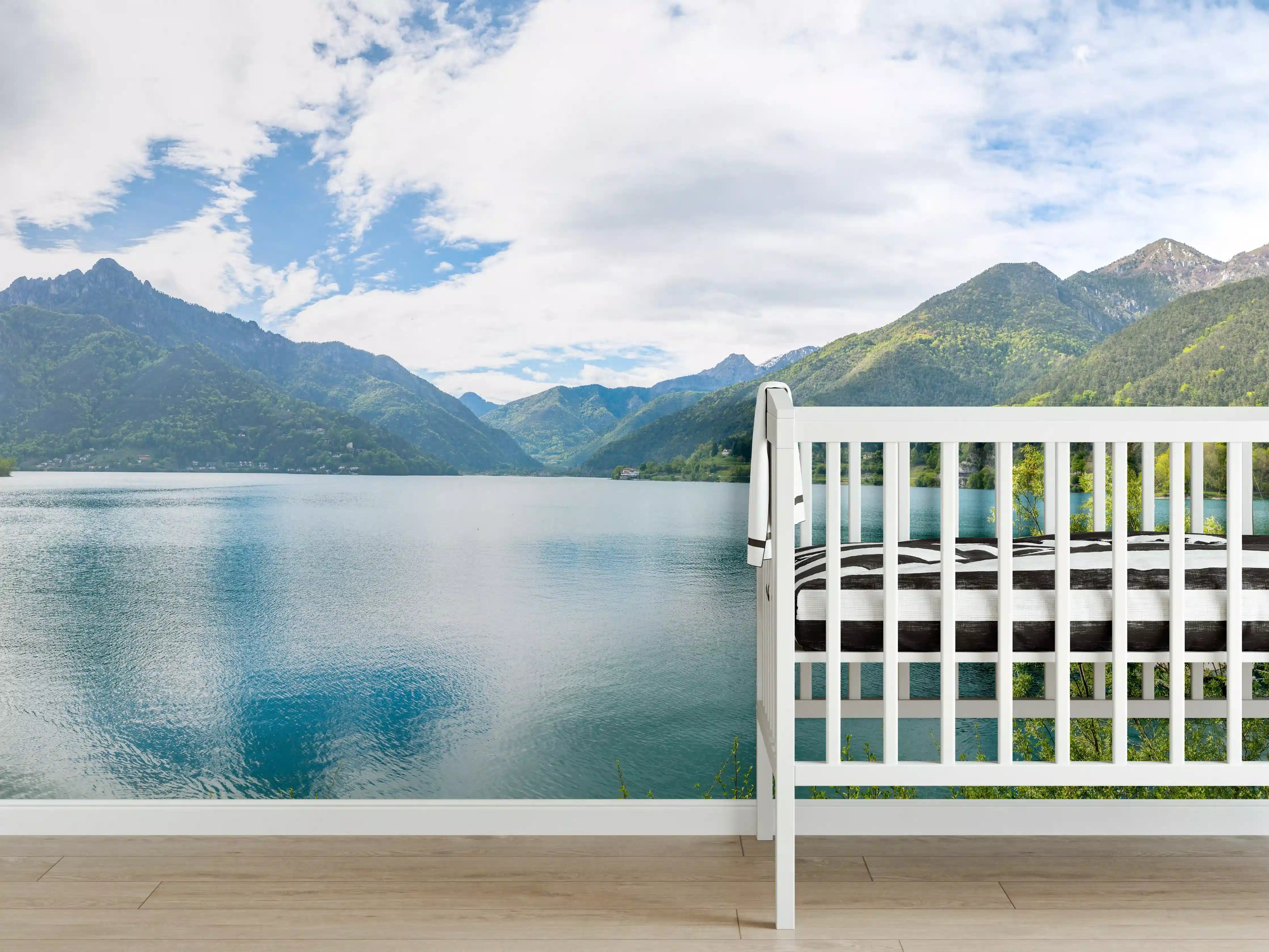 Babyzimmer Wandgestaltung - Gardasee Türkis-Grünes Panorama