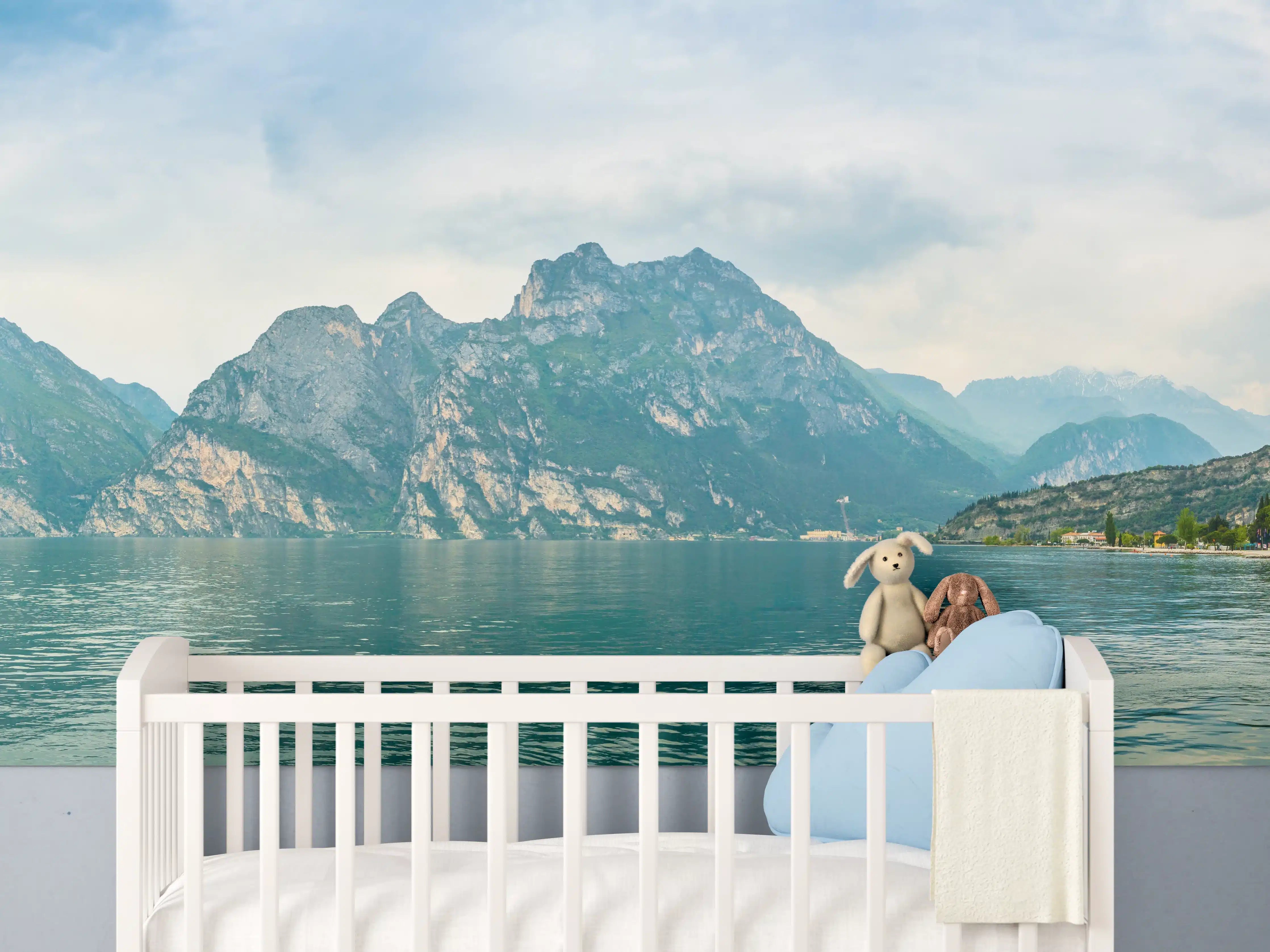 Babyzimmer Wandgestaltung - Gardasee im Farbenspiel von Himmel und Natur