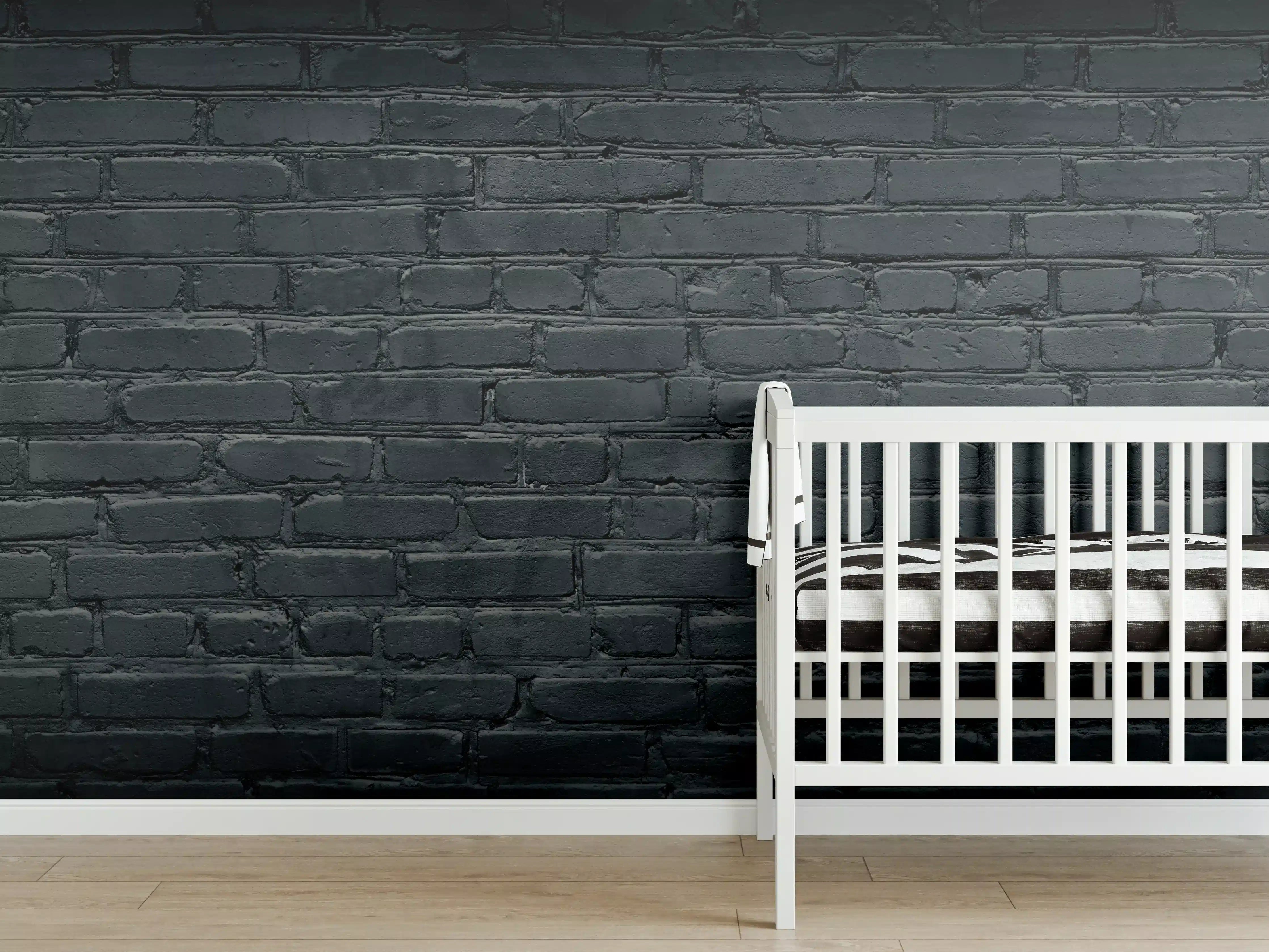 Babyzimmer Wandgestaltung - Gealtertes dunkles Mauerwerk