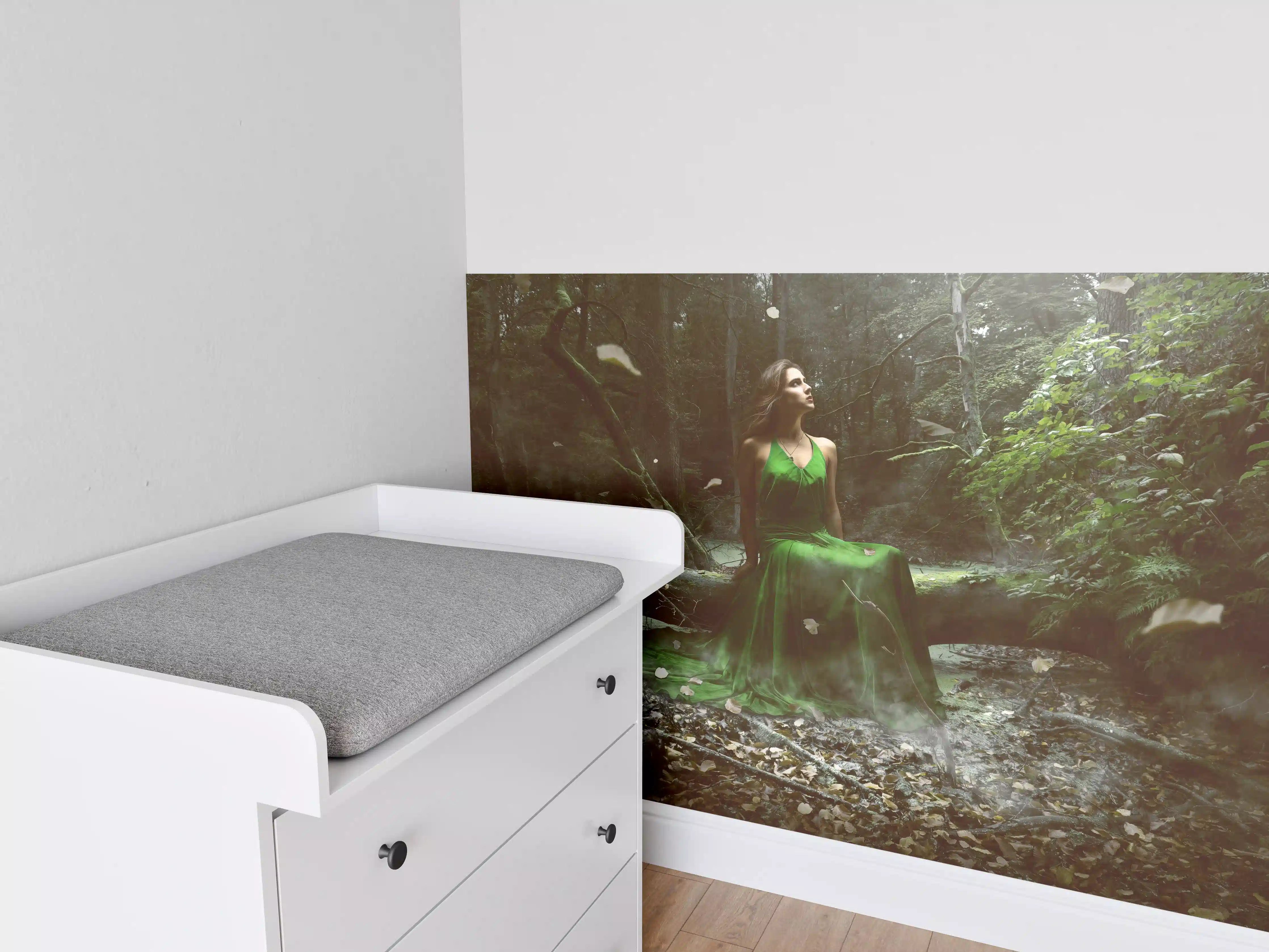 Babyzimmer Wandgestaltung - Geheimnisvoller Wald im Grauton