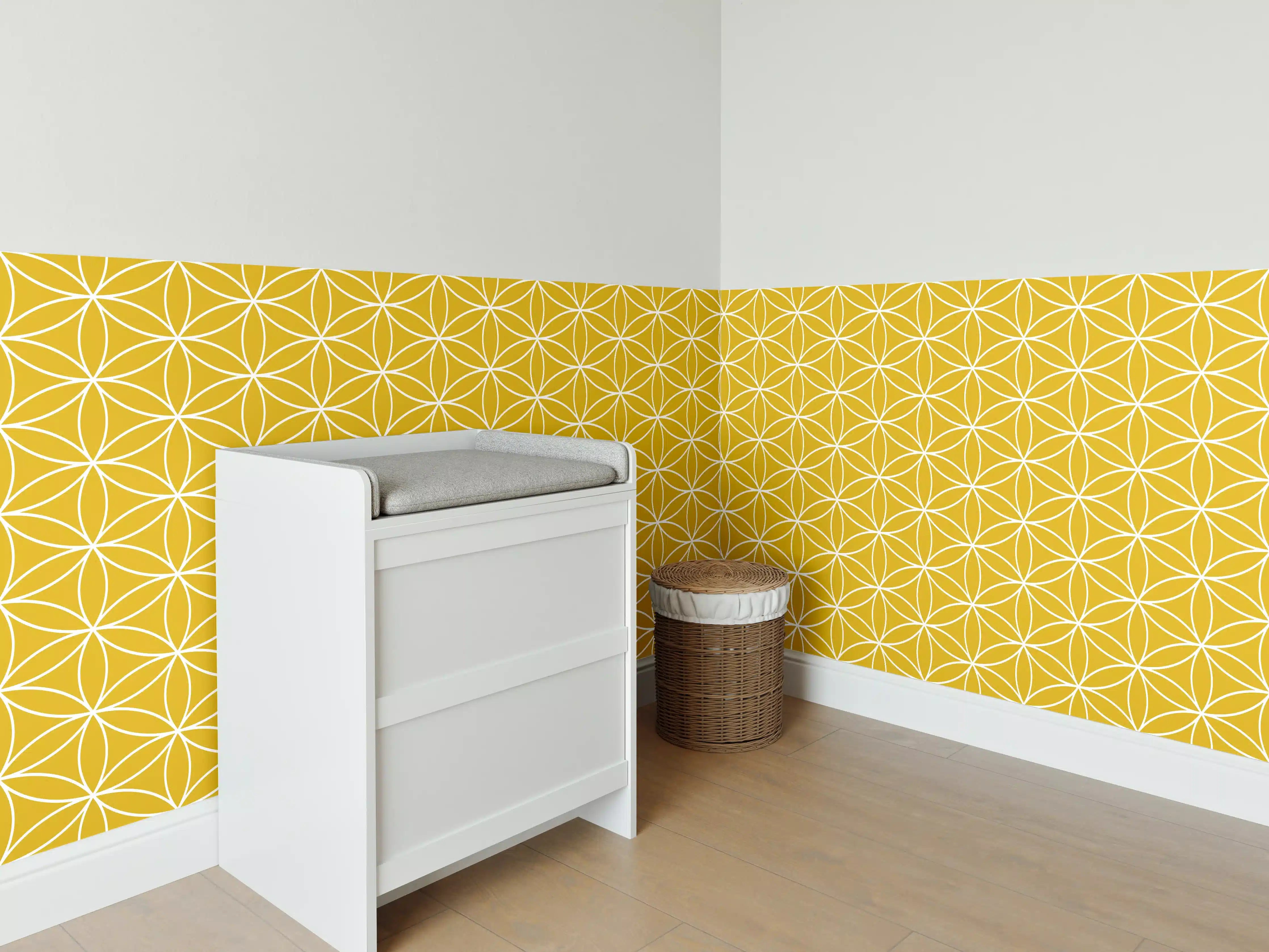 Babyzimmer Wandgestaltung - Gelbe geometrische Fliesen mit feinen Graunuancen