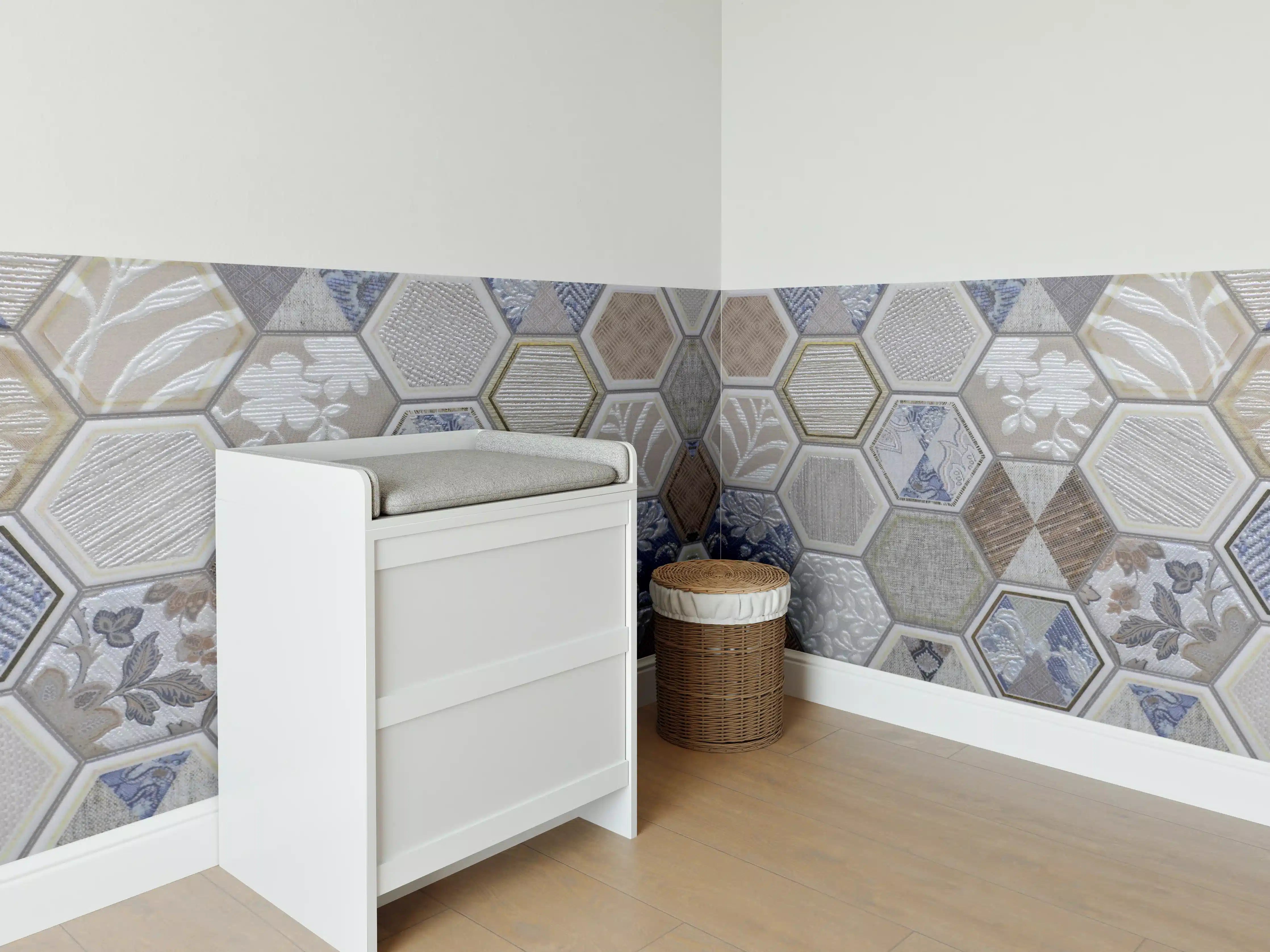 Babyzimmer Wandgestaltung - Geometrische Blau-Beige Fliesen