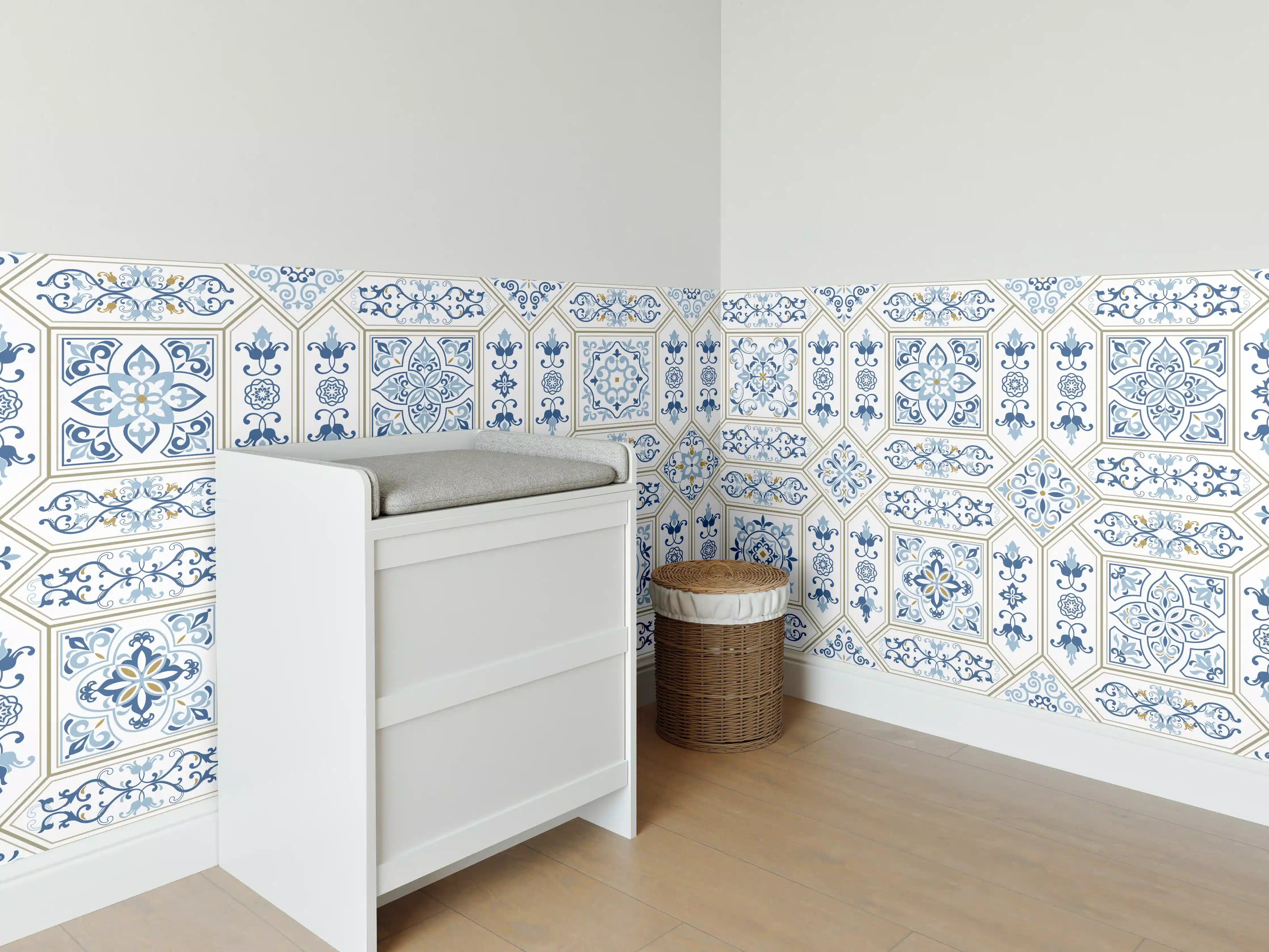 Babyzimmer Wandgestaltung - Geometrisches Blau-Weiß-Muster