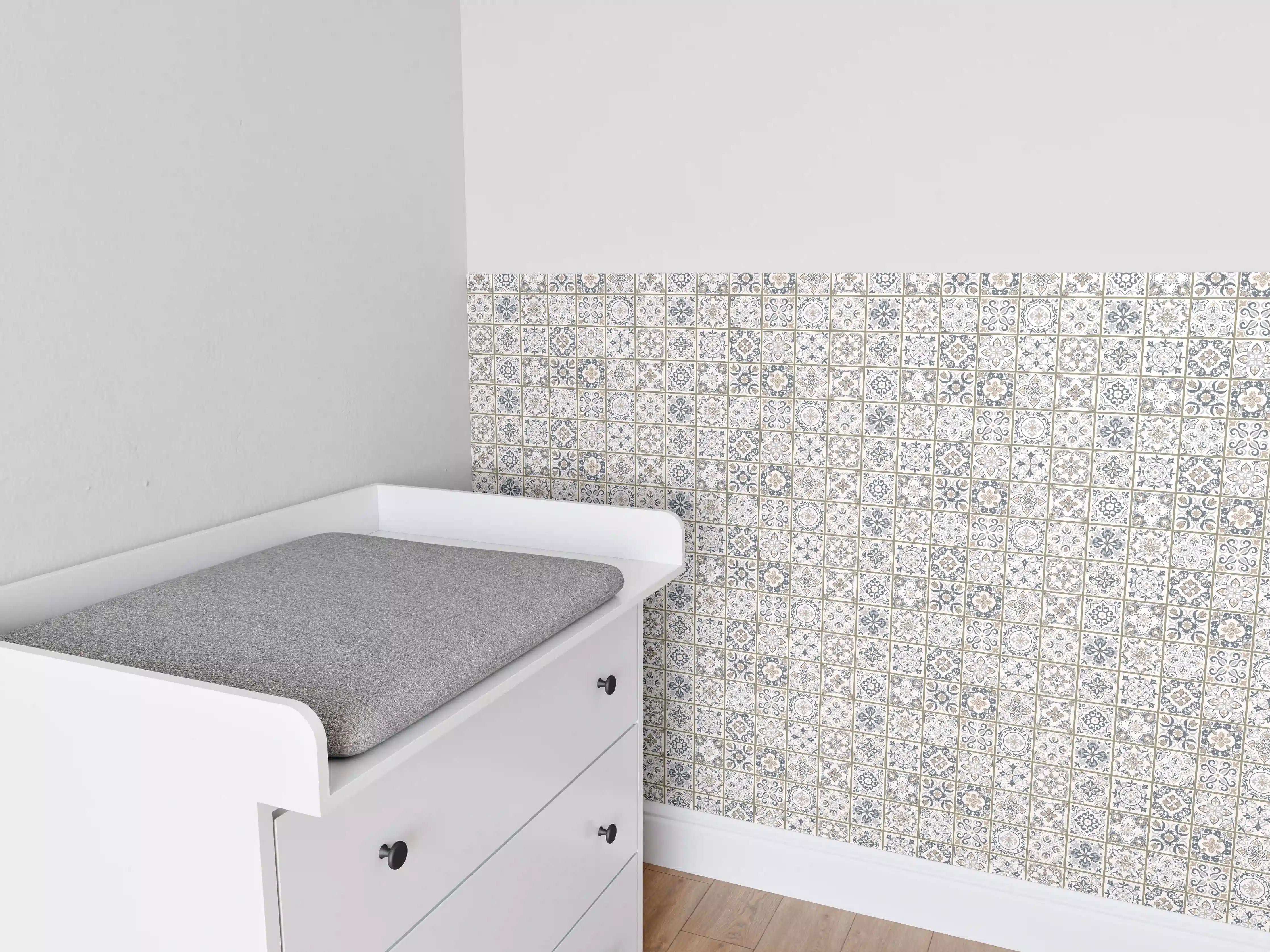 Babyzimmer Wandgestaltung - Geometrisches Grau-Weiß Muster