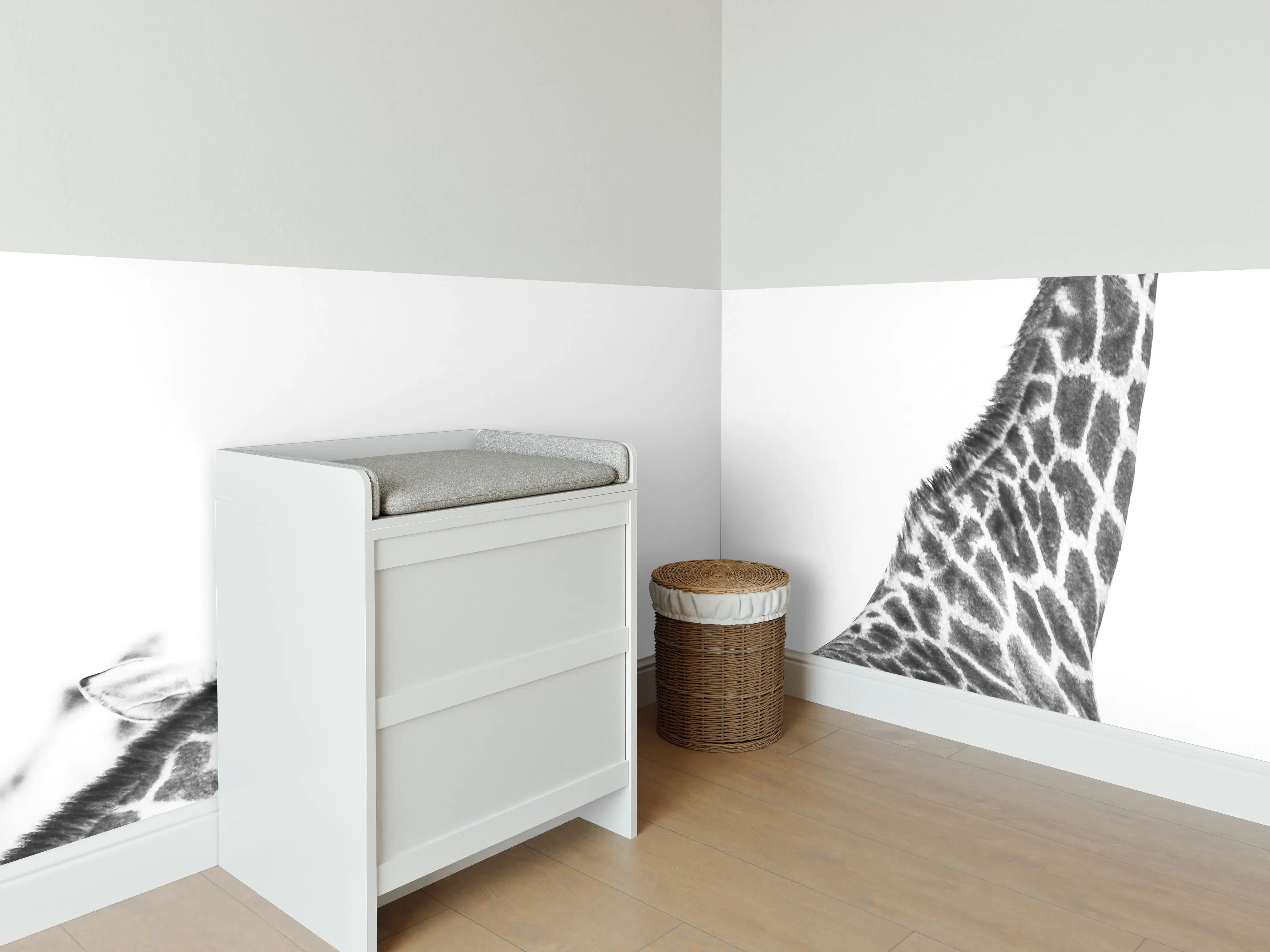 Babyzimmer Wandgestaltung - Giraffen Familie - schwarz-weiß