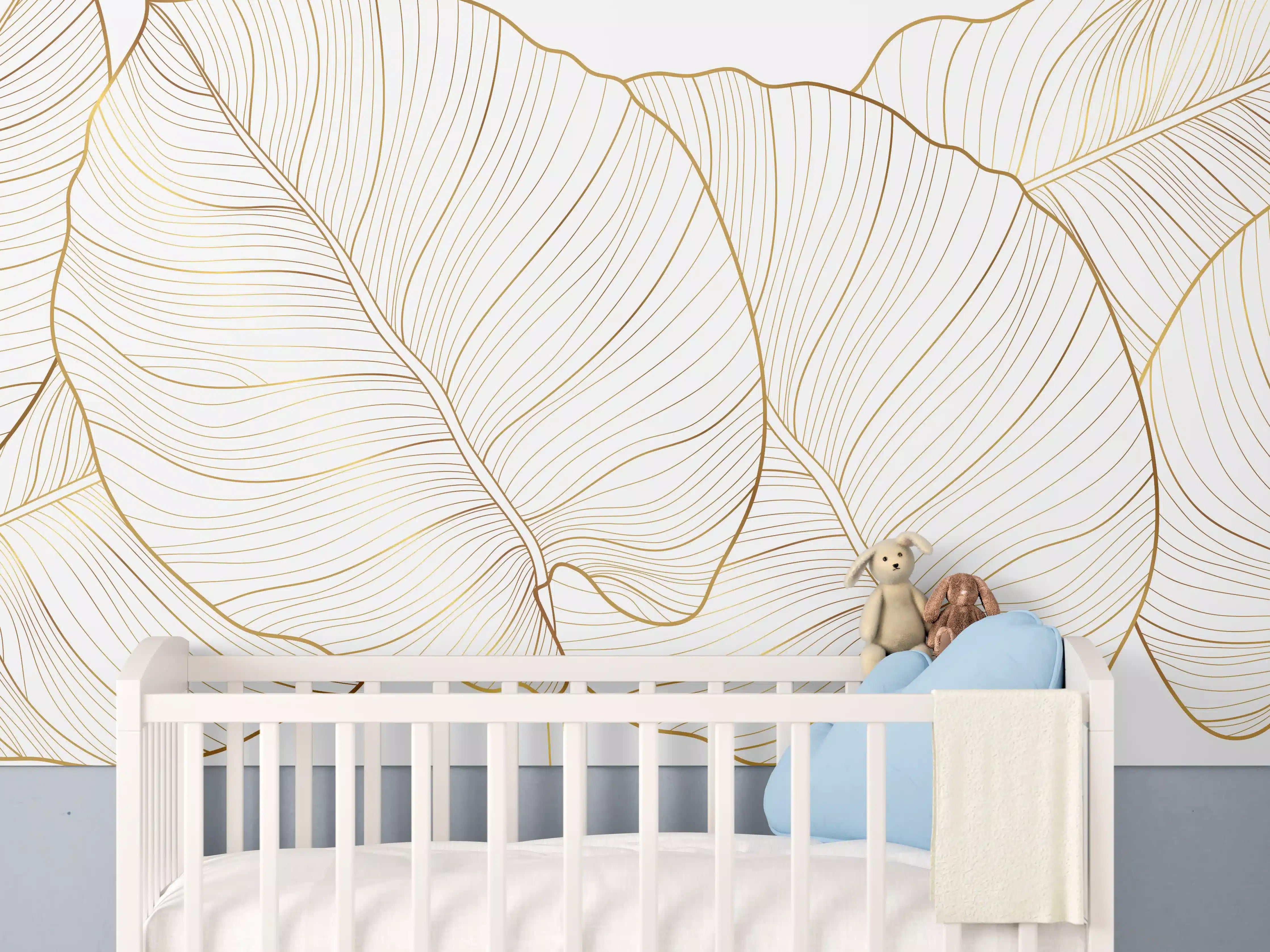 Babyzimmer Wandgestaltung - Goldene Blattstruktur auf Weiß