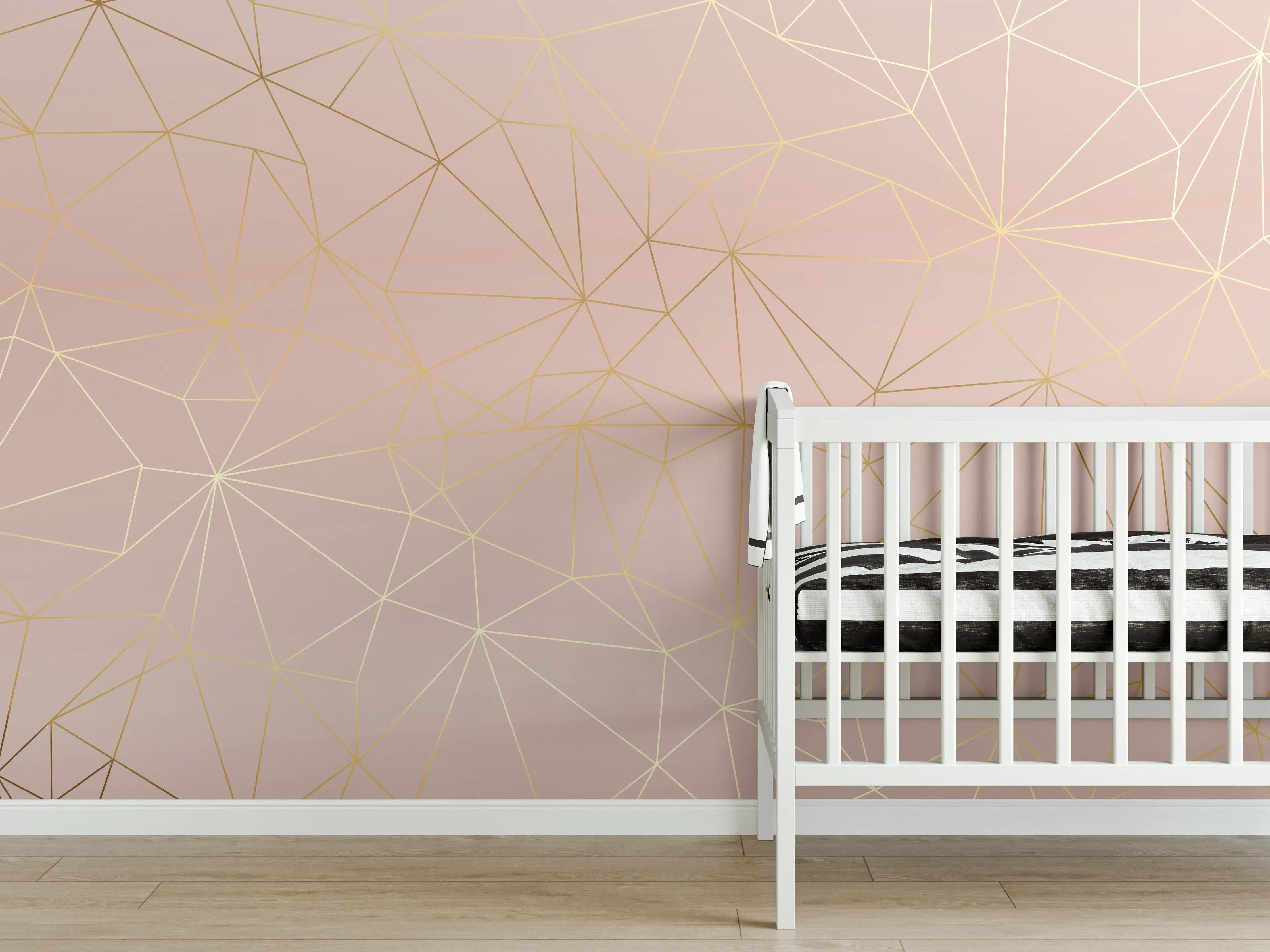 Babyzimmer Wandgestaltung - Goldene Linien auf Beige Hintergrund