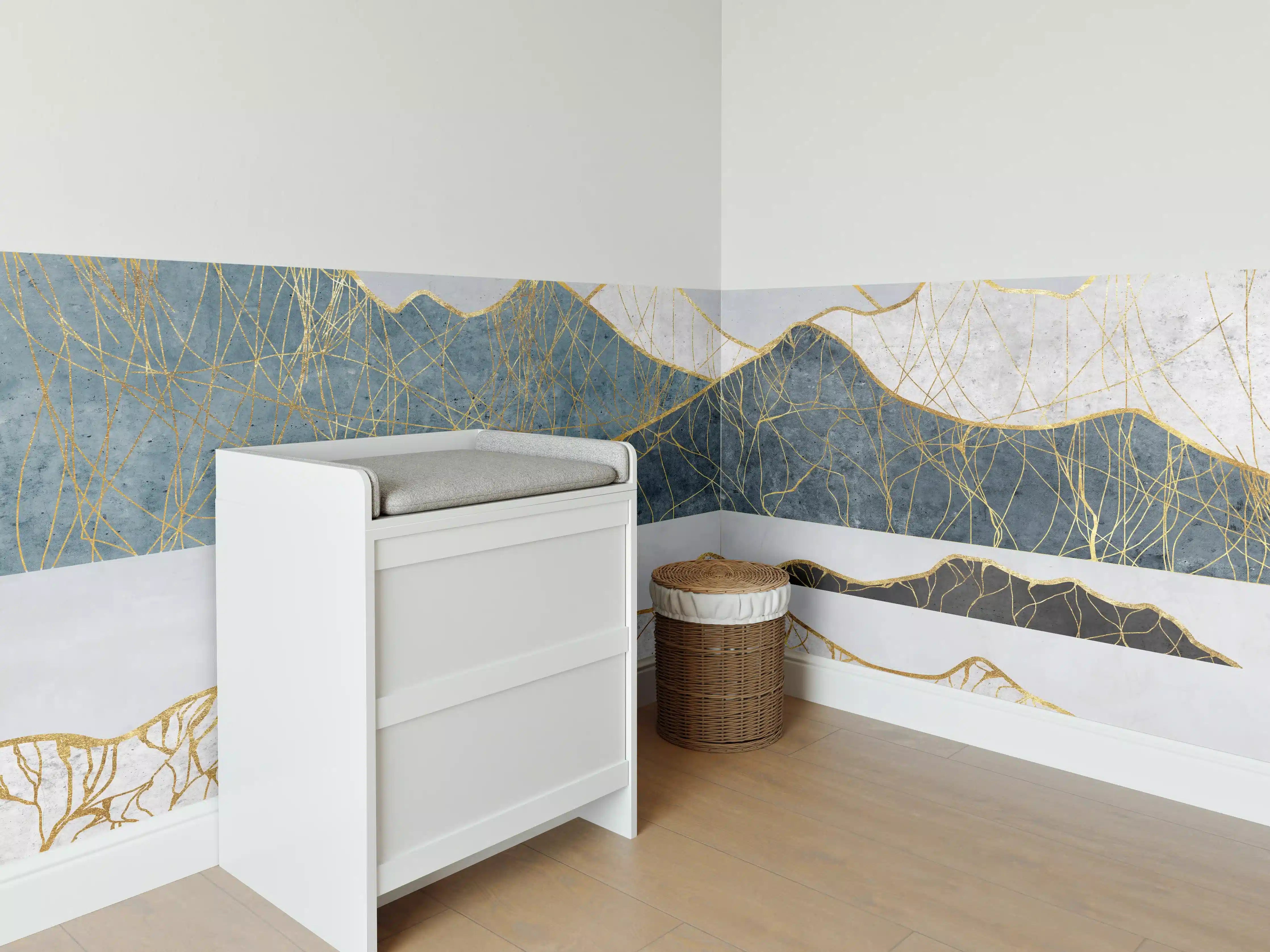 Babyzimmer Wandgestaltung - Goldene Silhouetten einer Bergregion