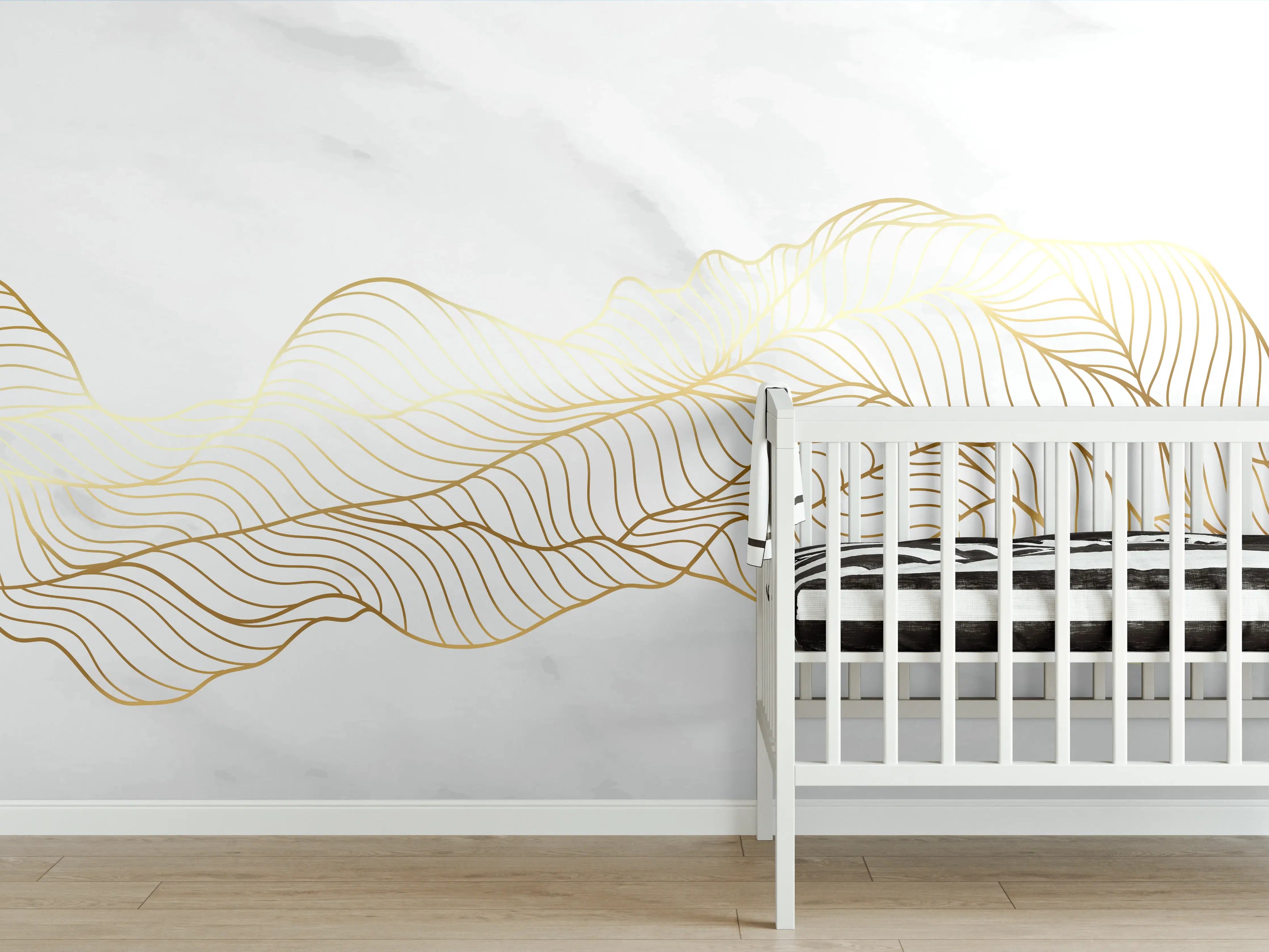 Babyzimmer Wandgestaltung - Goldene Wellenlinien auf Marmor