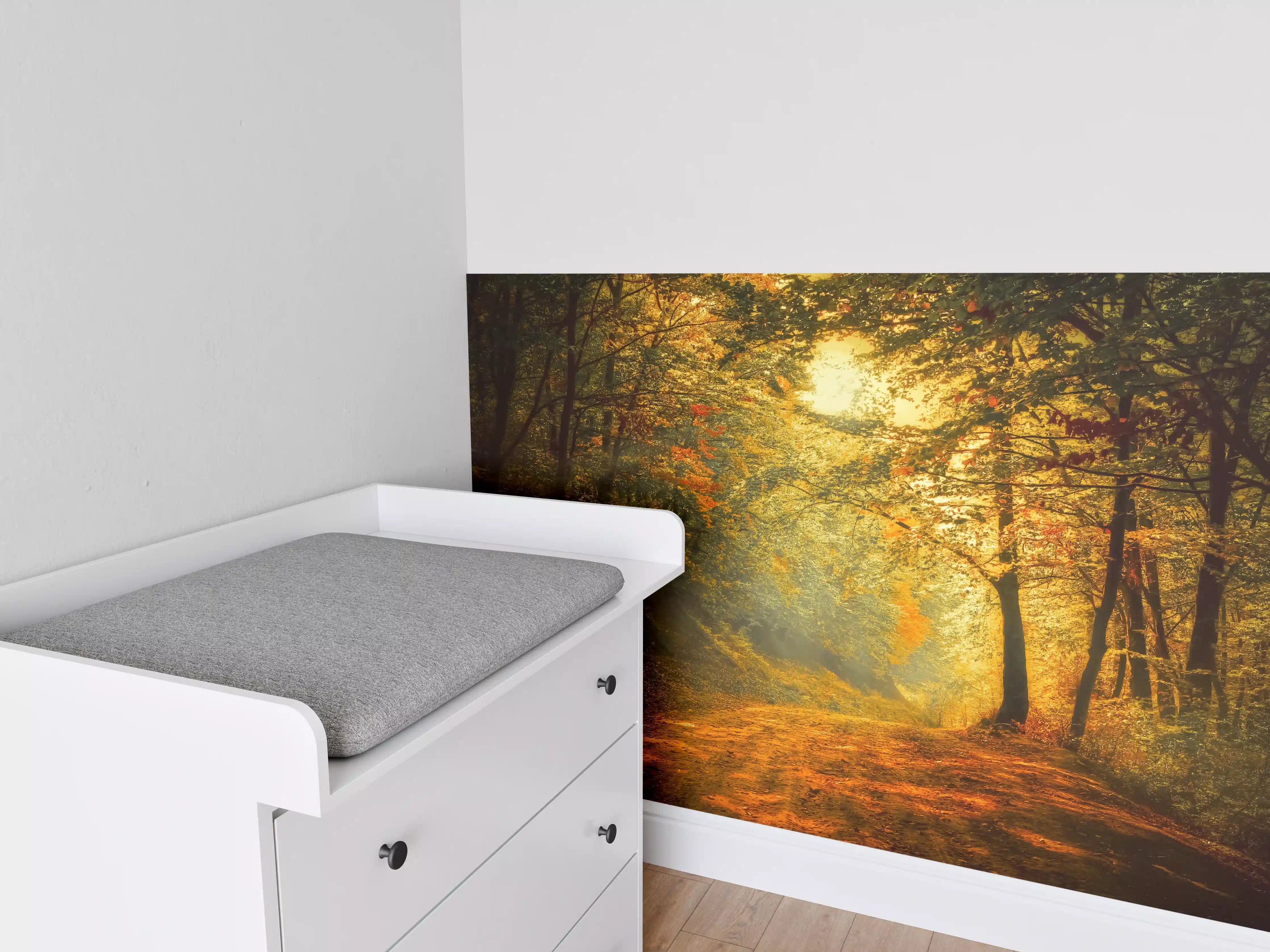 Babyzimmer Wandgestaltung - Goldener Herbst im Wald