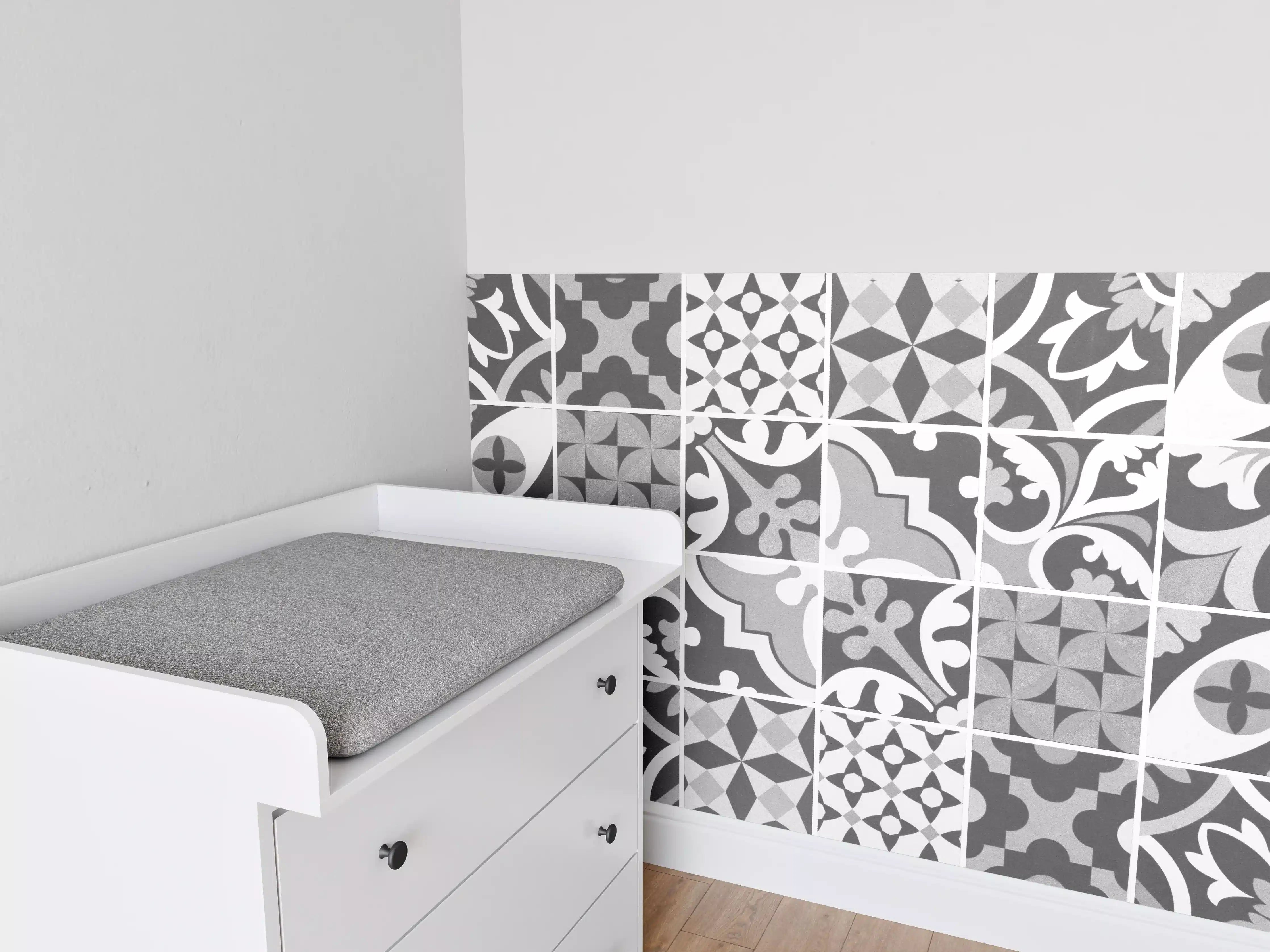 Babyzimmer Wandgestaltung - Grau-Weiß Vintage Mosaik