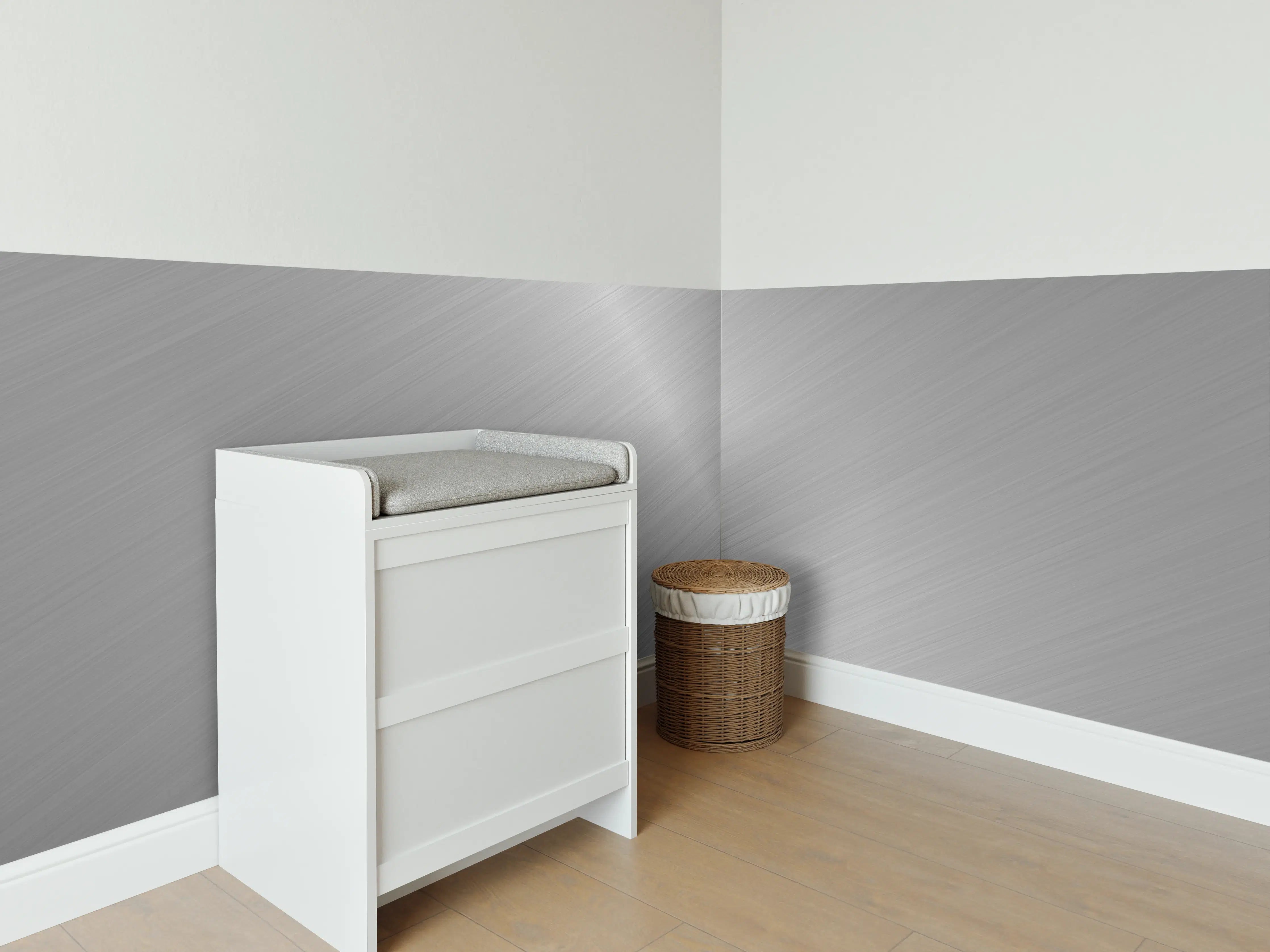 Babyzimmer Wandgestaltung - Grau-metallic Oberfläche mit Metallic-Effekt