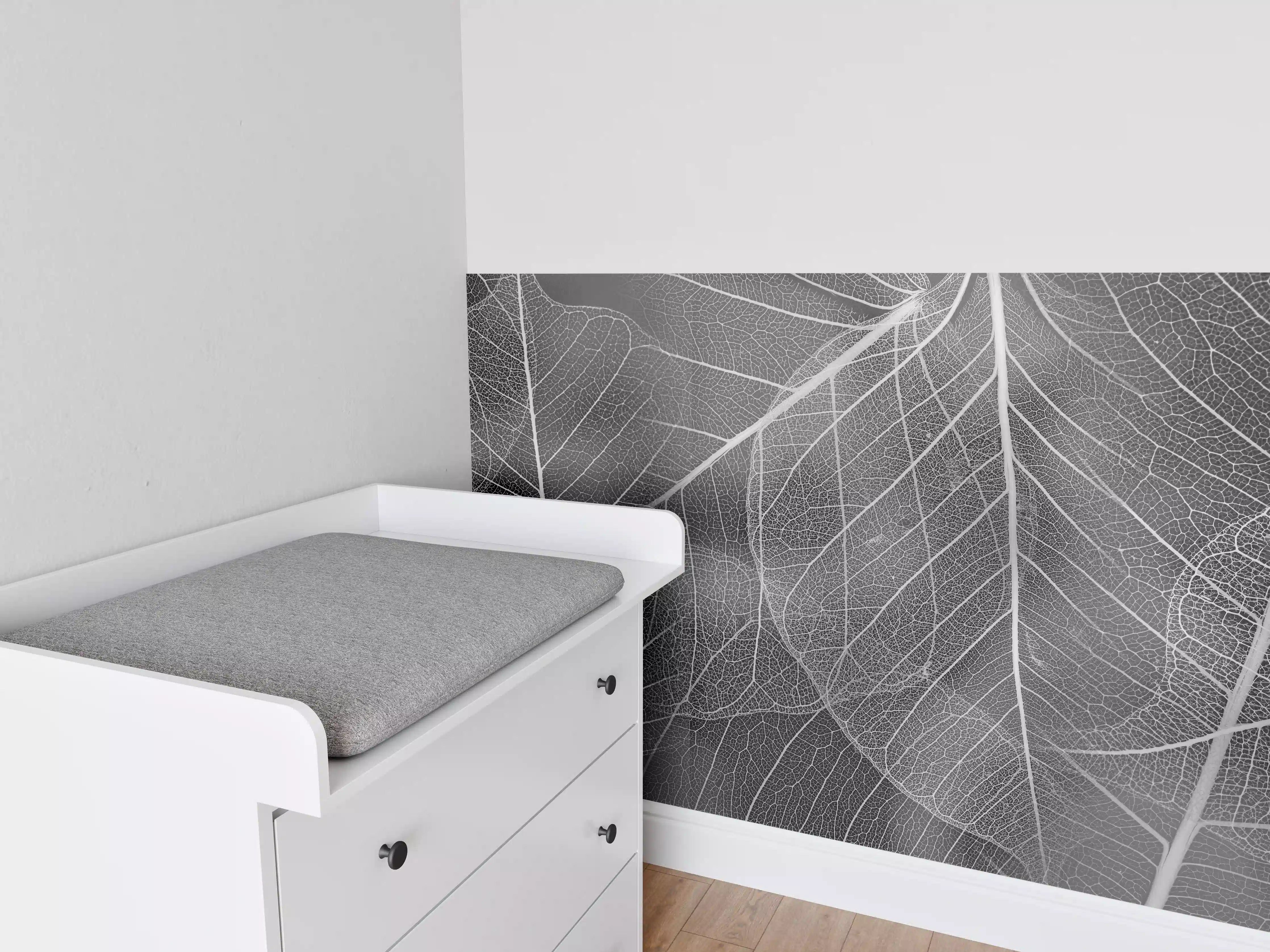 Babyzimmer Wandgestaltung - Grau-weißes Blattmuster Close-up