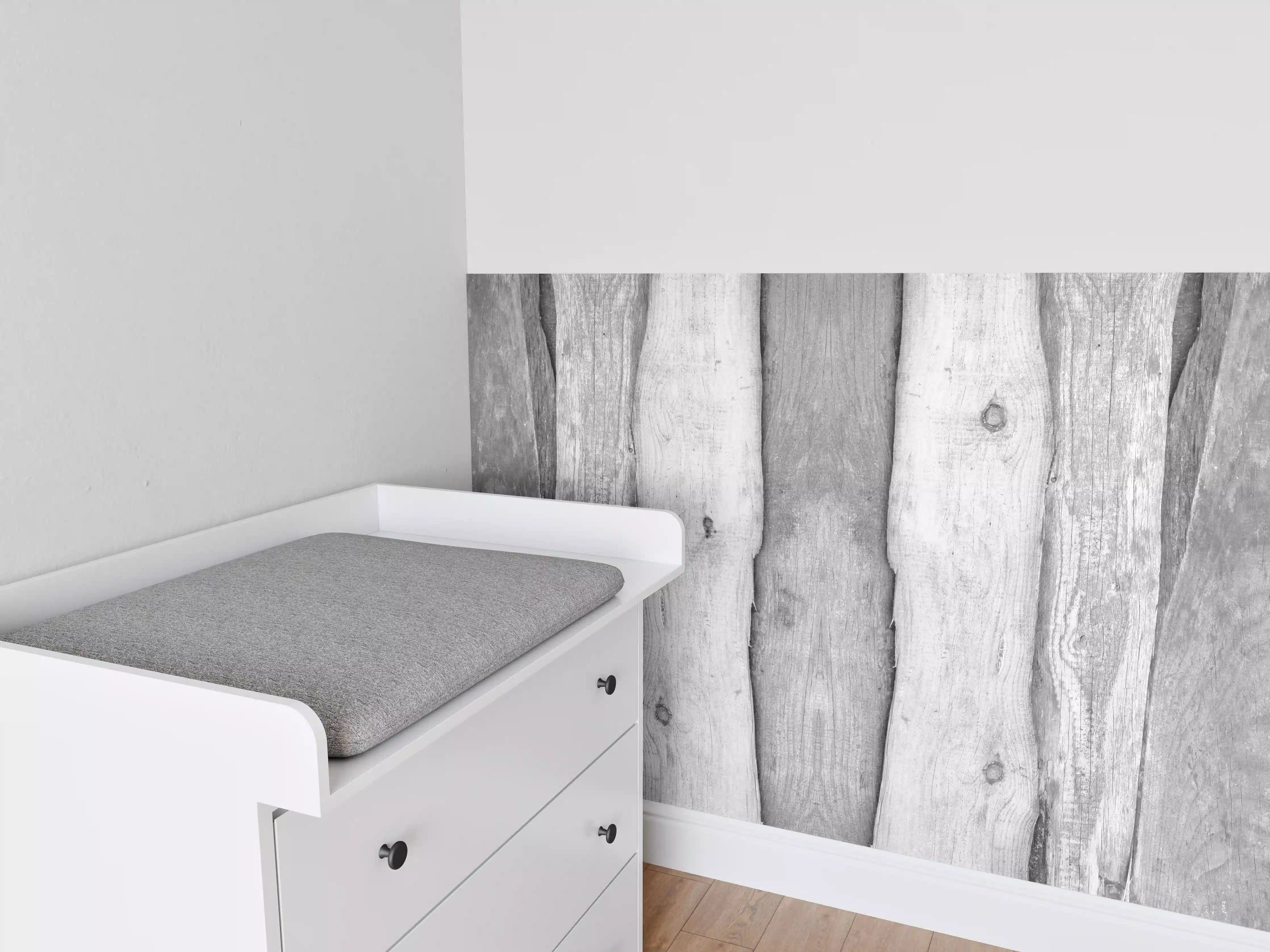 Babyzimmer Wandgestaltung - Graue Holzimitat-Wandpaneele