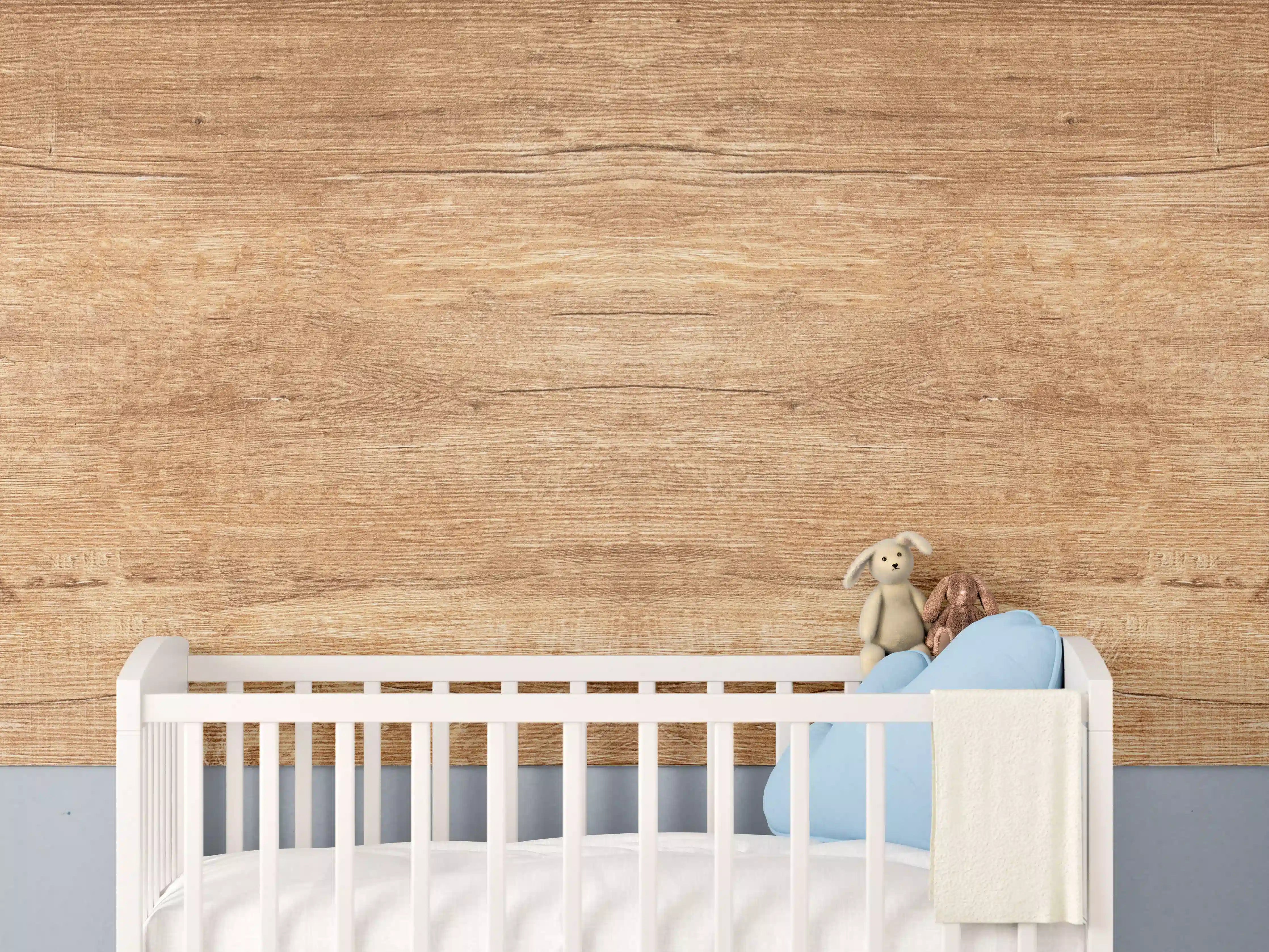 Babyzimmer Wandgestaltung - Graue Holzmaserung im weißen Licht