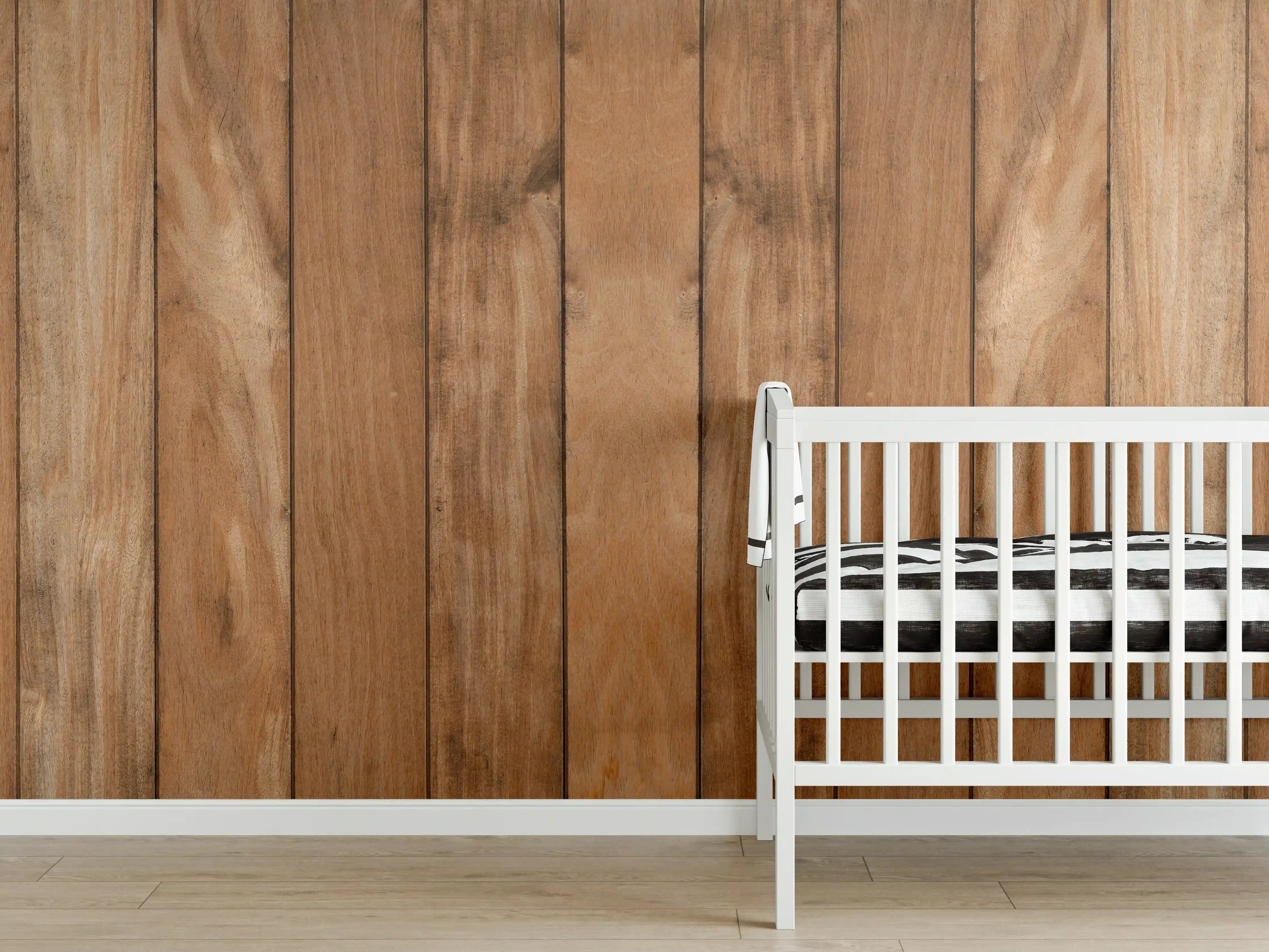 Babyzimmer Wandgestaltung - Graue Maserung in Holzvertäfelung