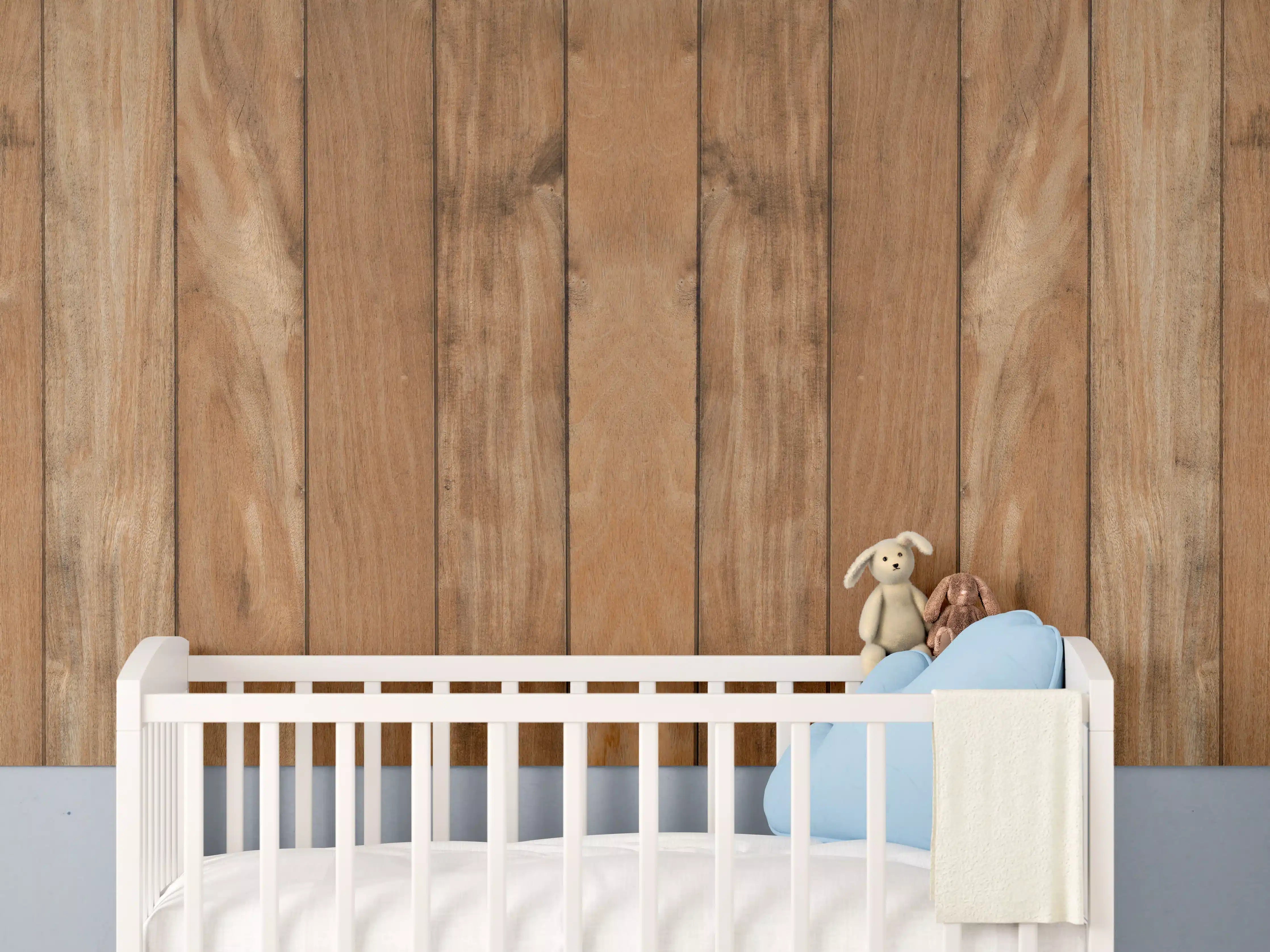 Babyzimmer Wandgestaltung - Graue Maserung in Holzvertäfelung