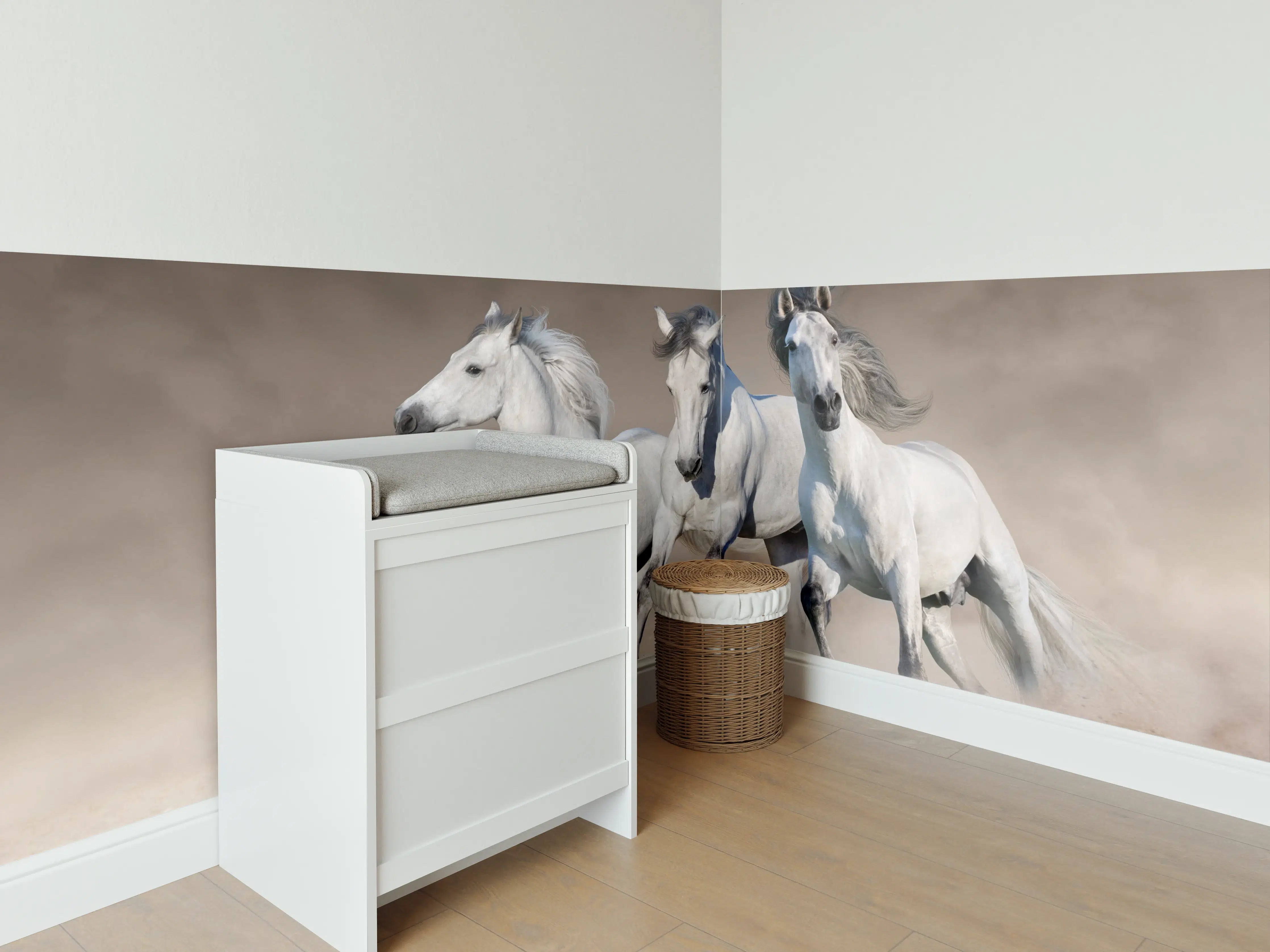 Babyzimmer Wandgestaltung - Graue Wildpferde im Lauf