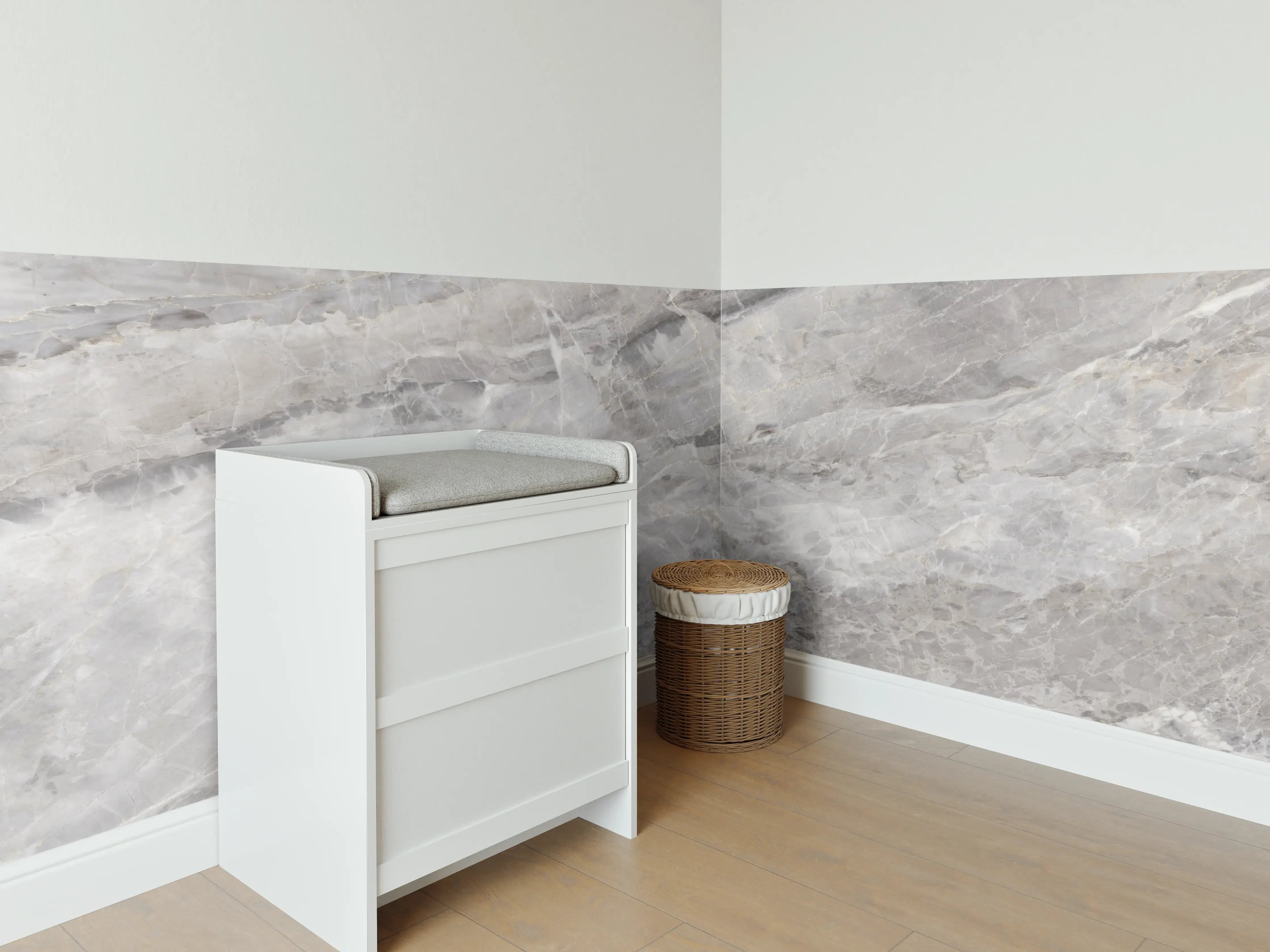Babyzimmer Wandgestaltung - Grauer Marmor - Granit