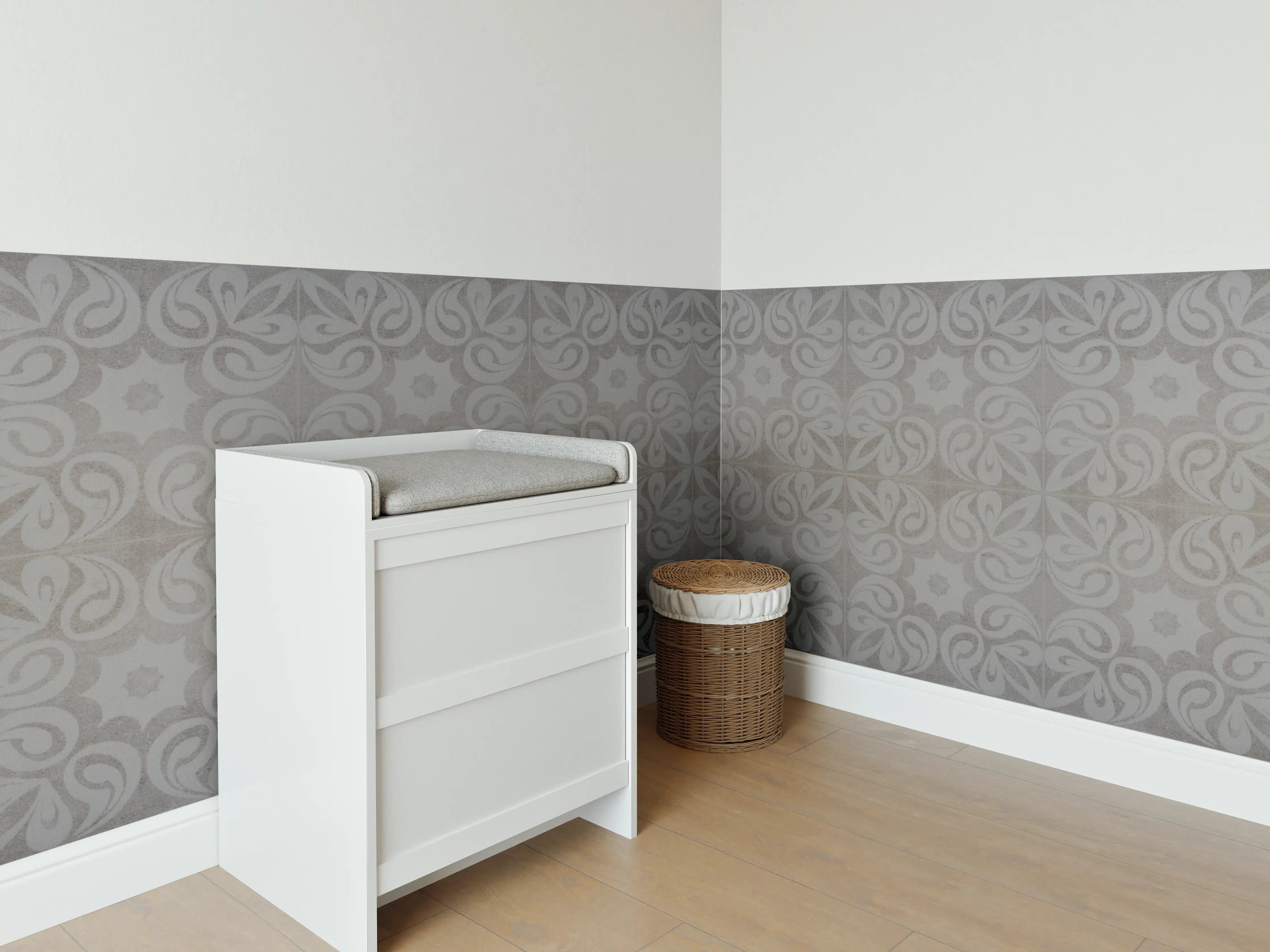 Babyzimmer Wandgestaltung - Graues quadratisches Mosaikmotiv