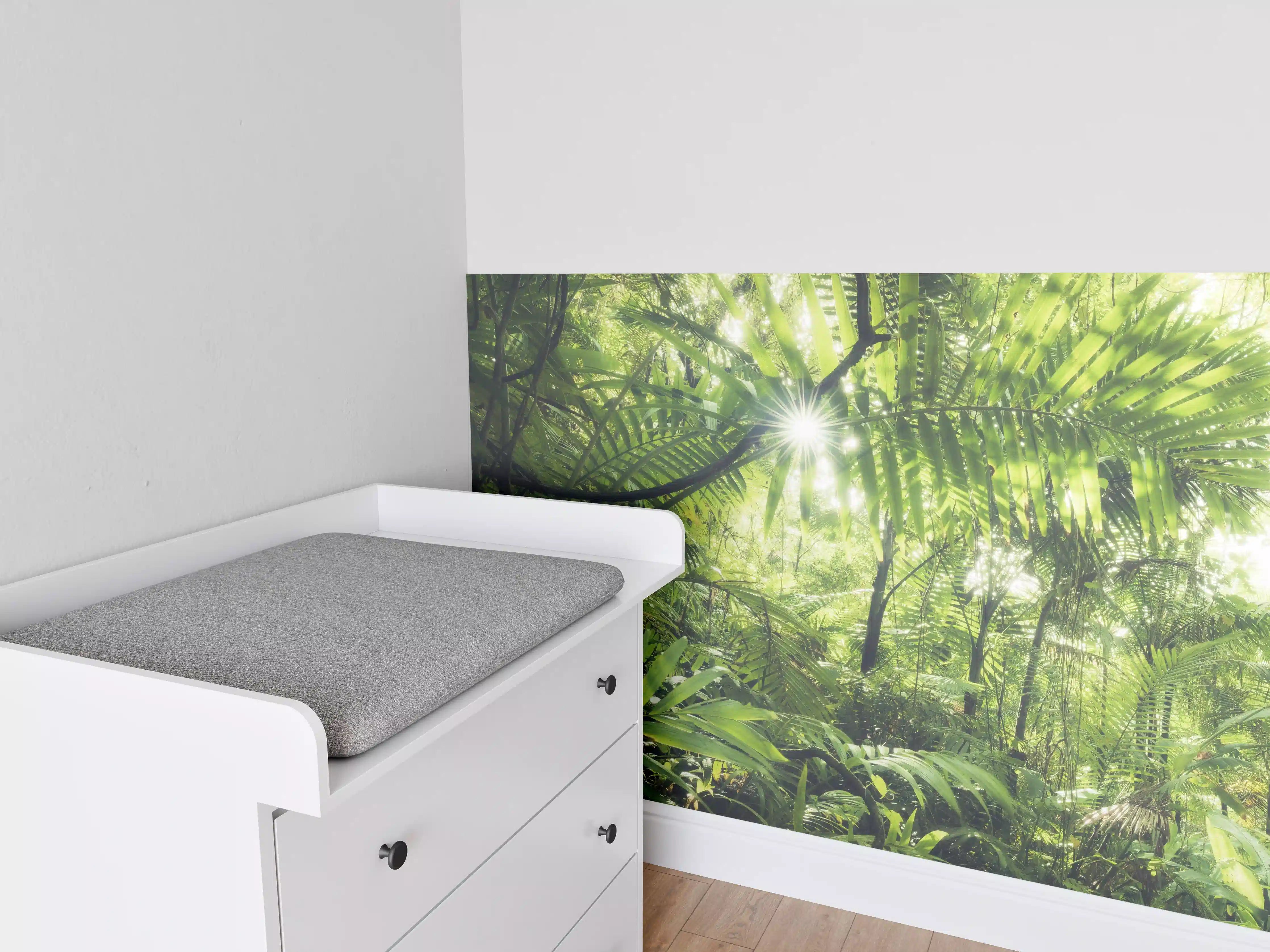 Babyzimmer Wandgestaltung - Grüne Dschungel-Lichtspiele
