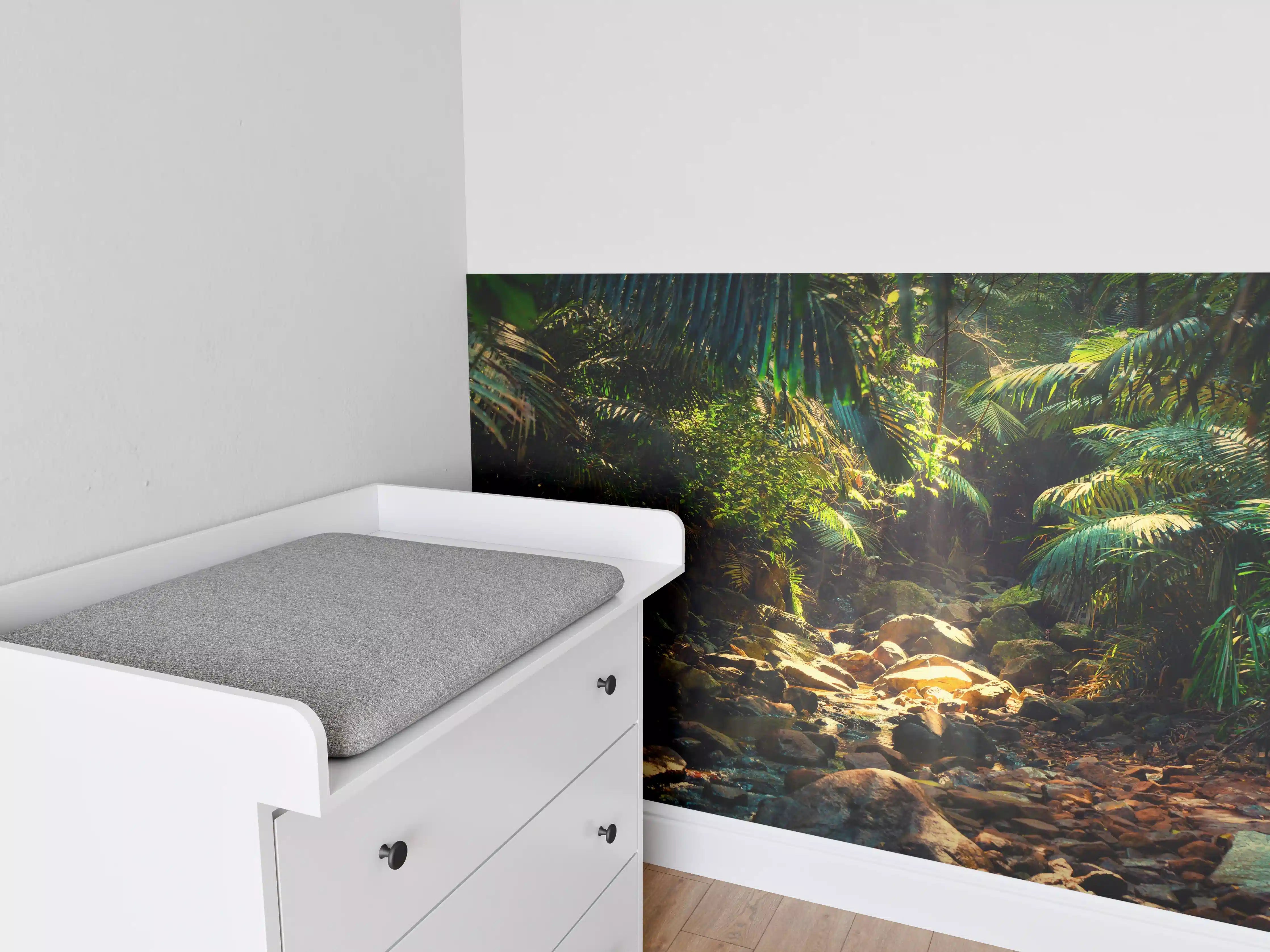 Babyzimmer Wandgestaltung - Grüner Dschungel mit Wasserlauf