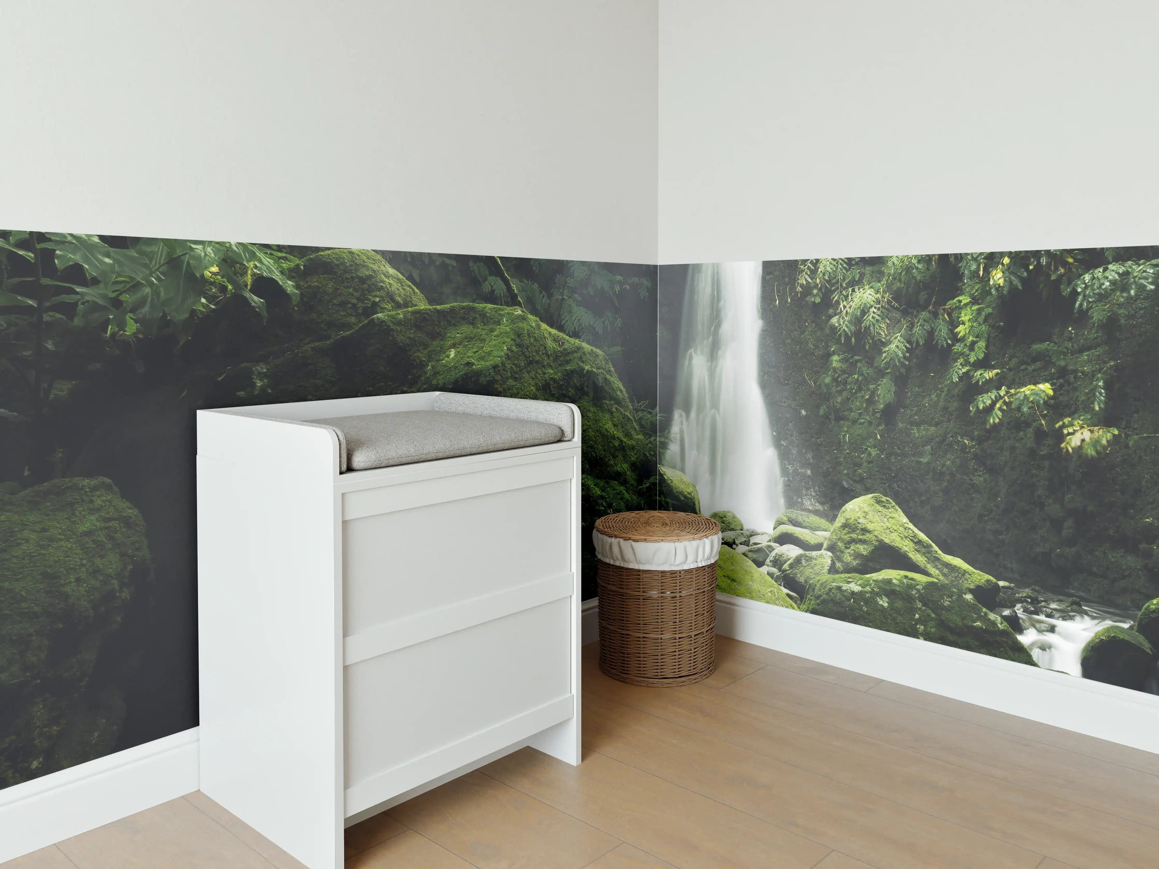 Babyzimmer Wandgestaltung - Grüner Mystik-Wasserfall