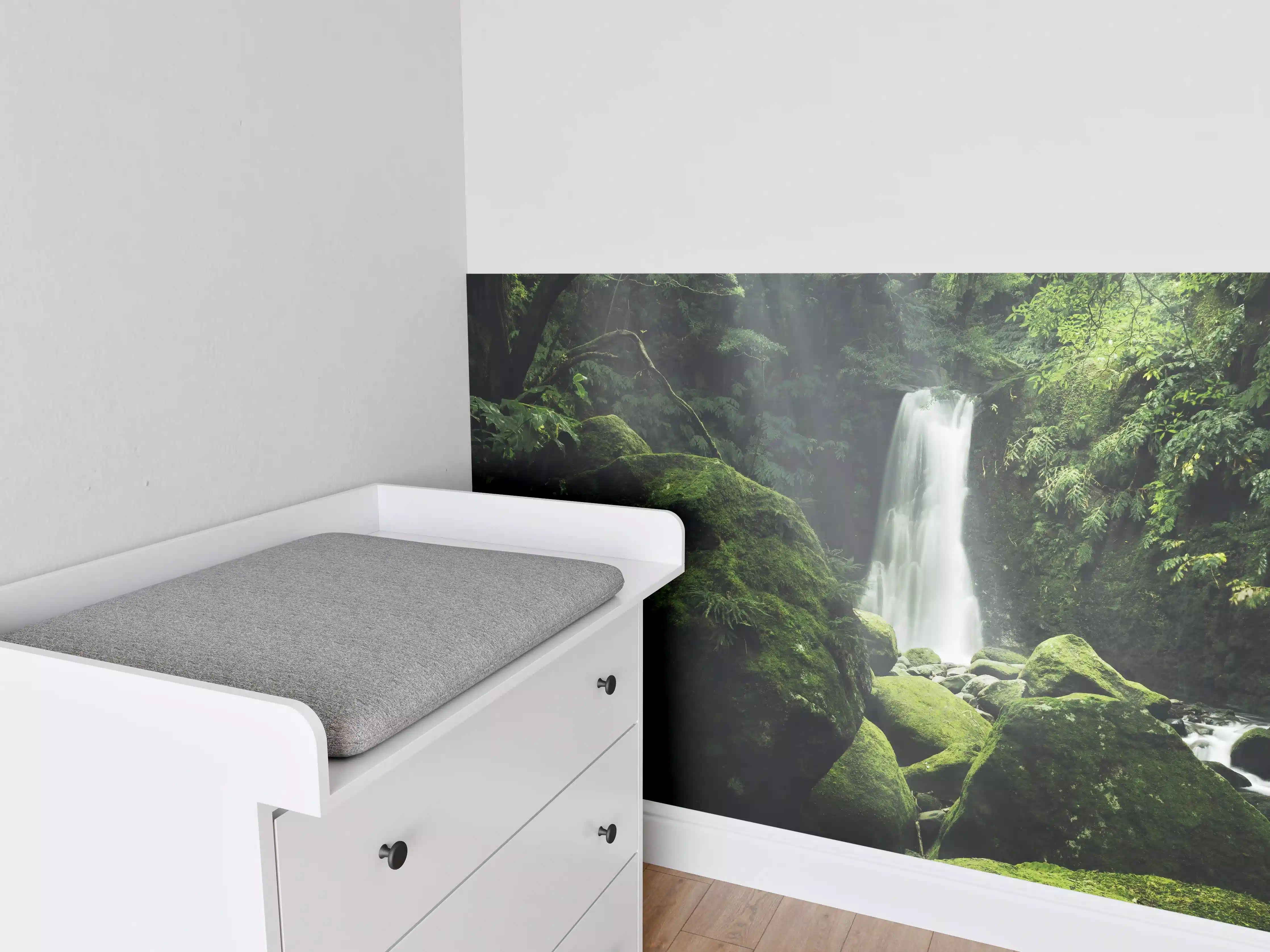 Babyzimmer Wandgestaltung - Grüner Mystik-Wasserfall