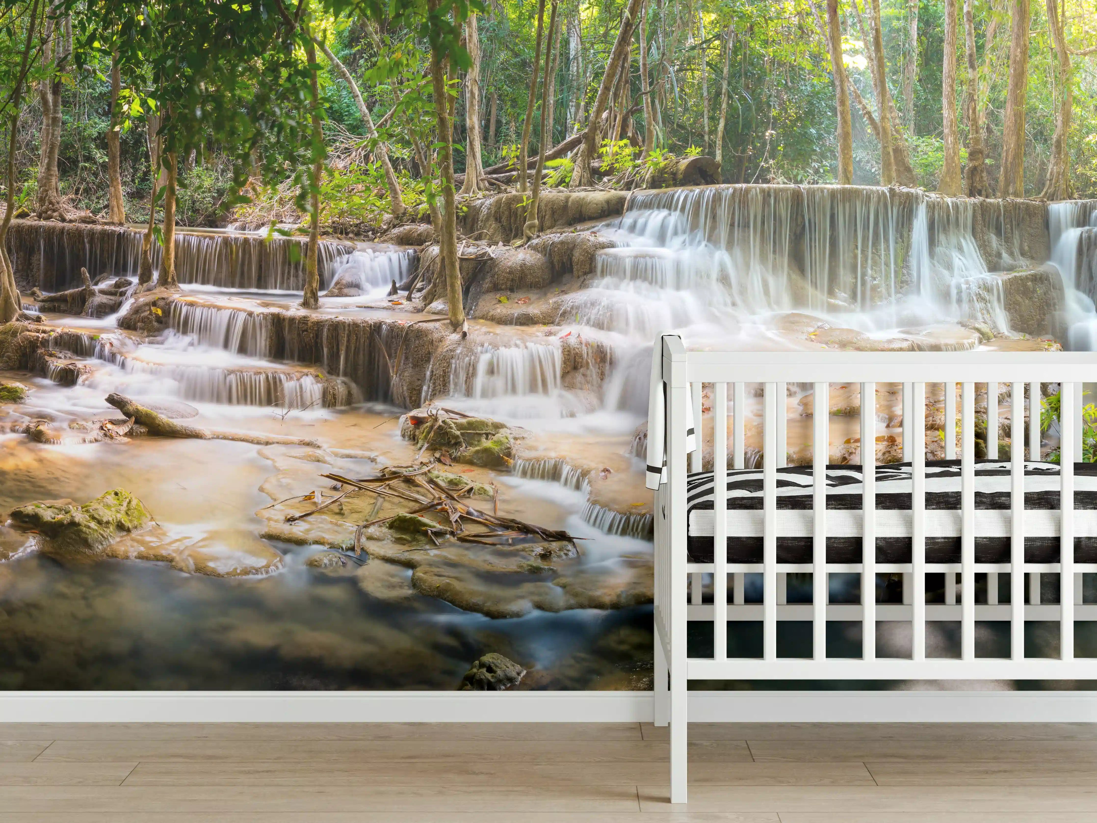 Babyzimmer Wandgestaltung - Grüner Wasserfall im Wald