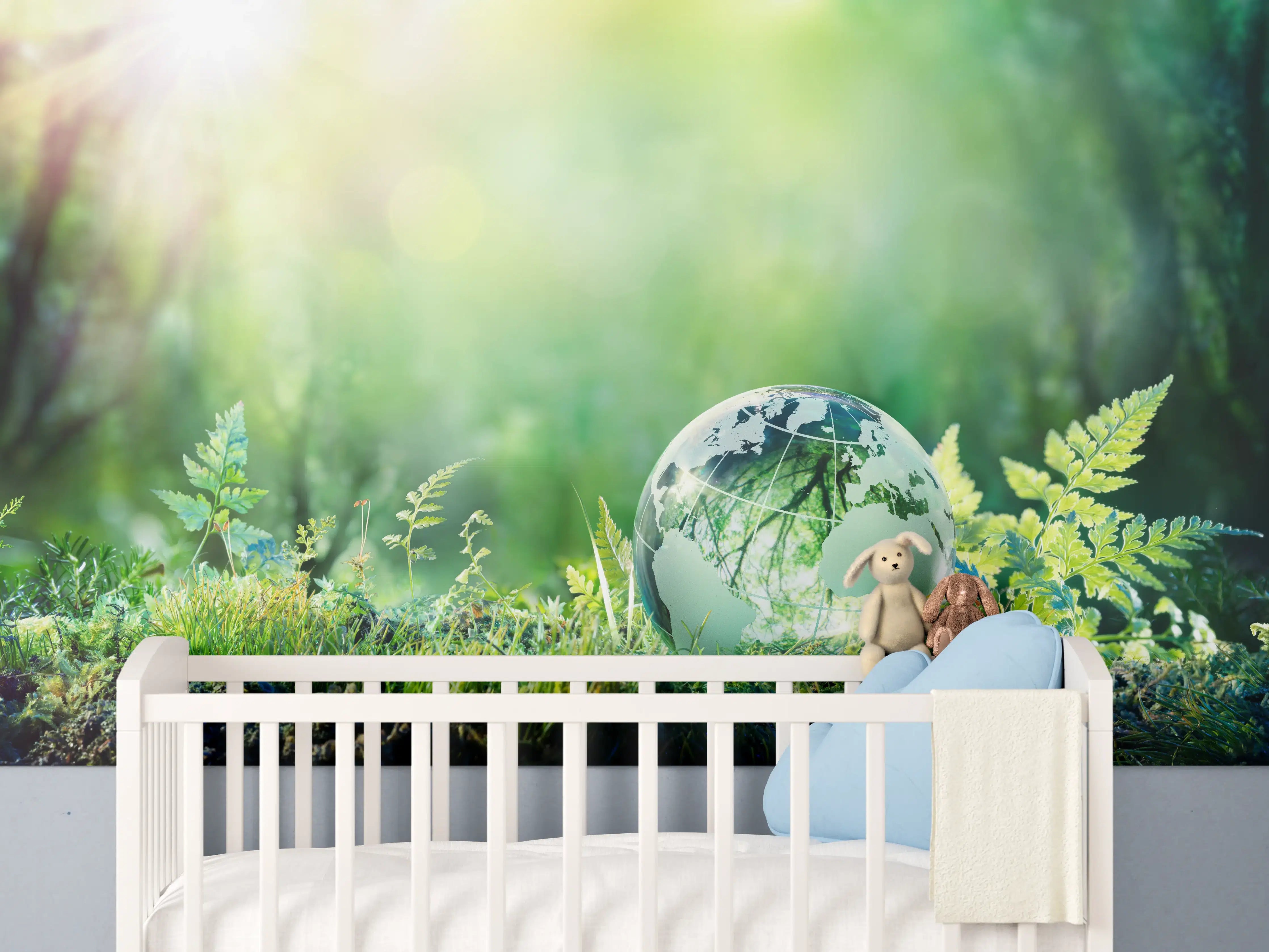 Babyzimmer Wandgestaltung - Grünlicher Globus im Wald